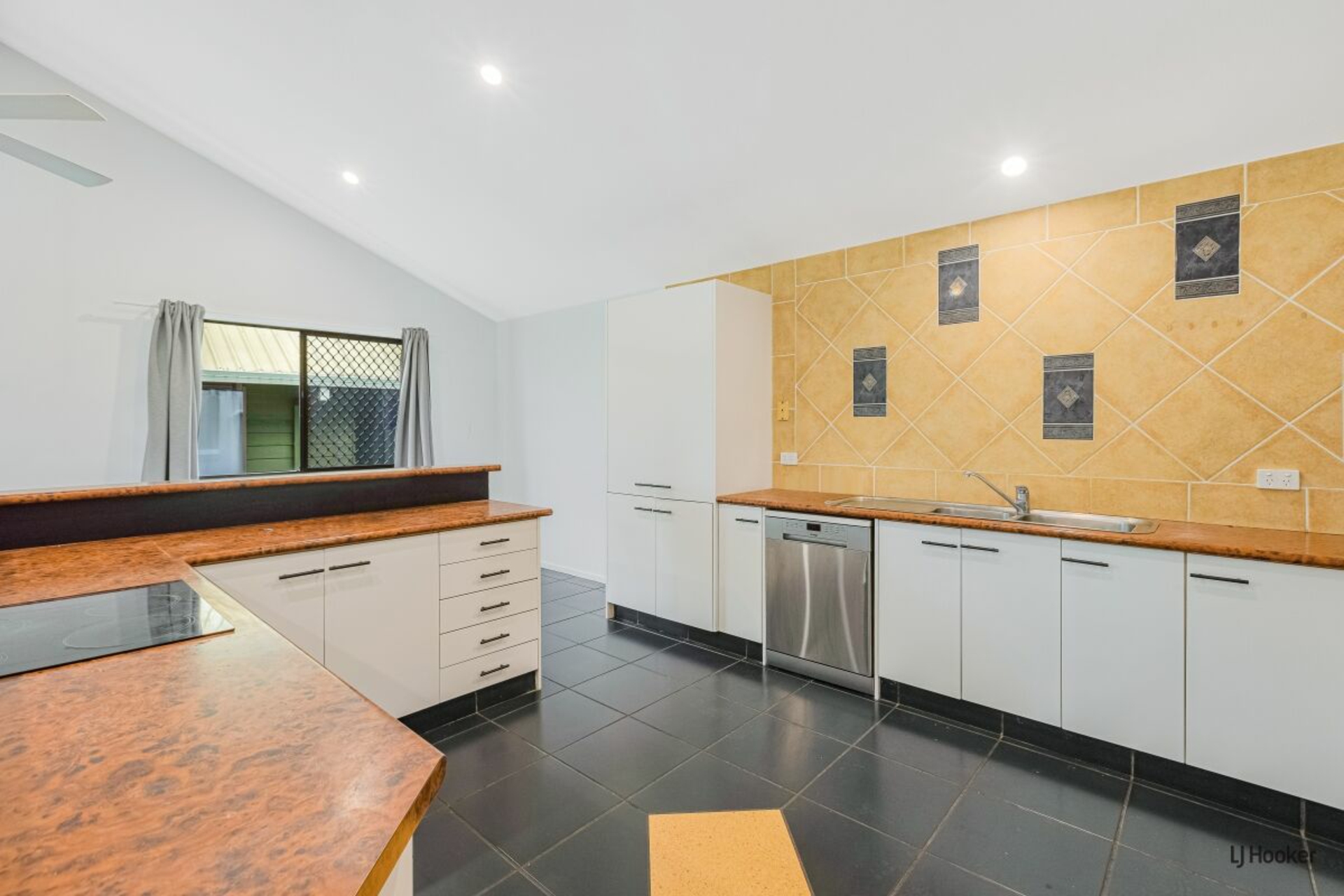 49 Banora Boulevard, BANORA POINT