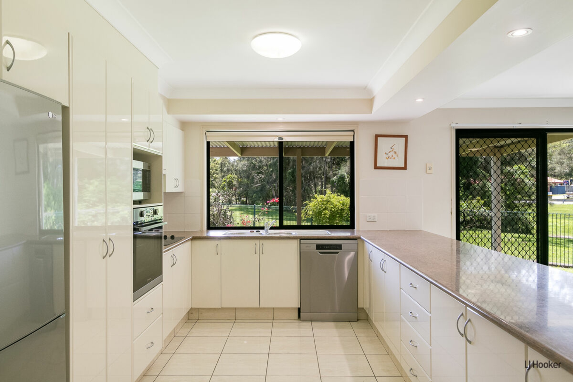 157 Botanical Circuit, BANORA POINT