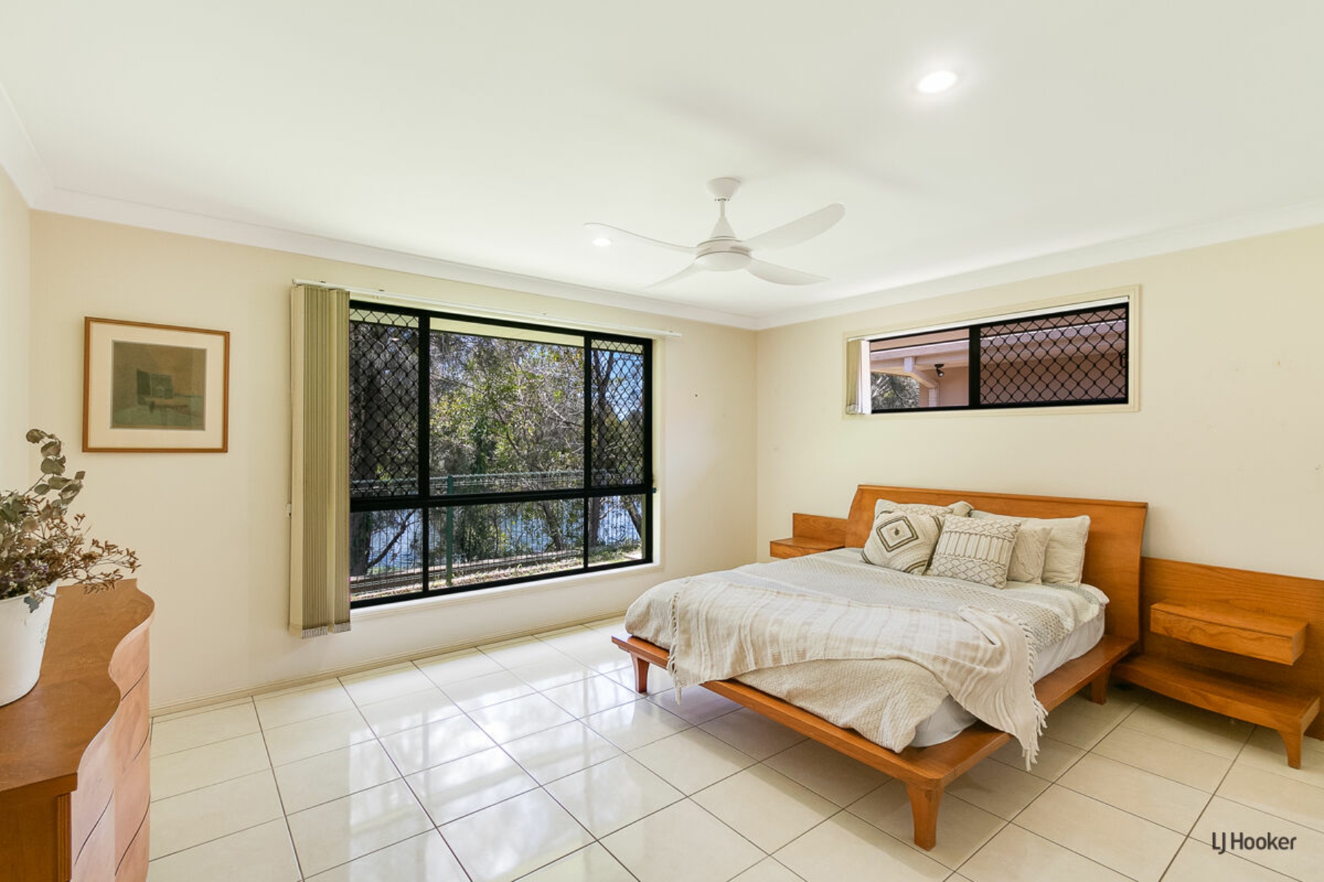 157 Botanical Circuit, BANORA POINT