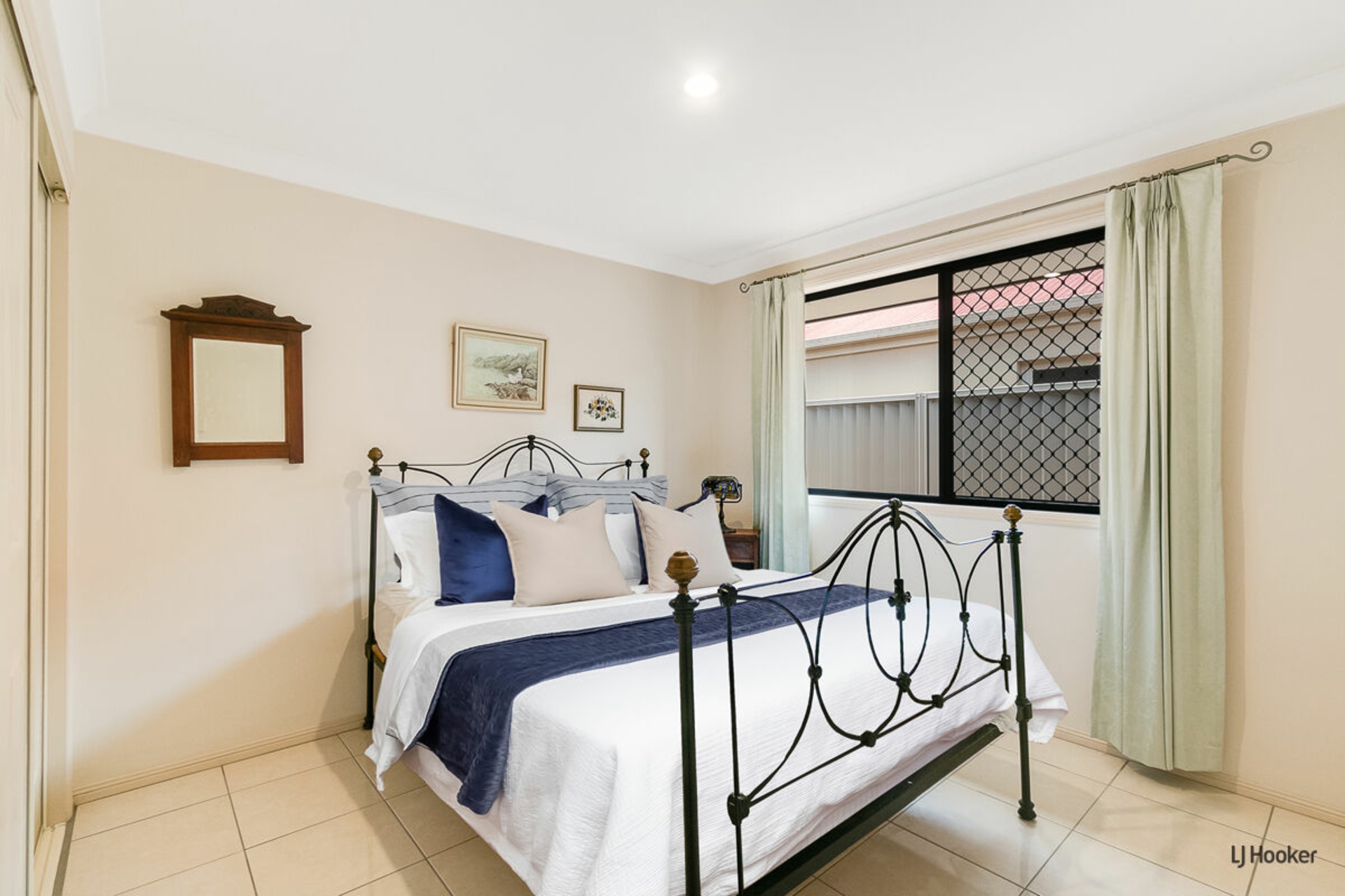157 Botanical Circuit, BANORA POINT
