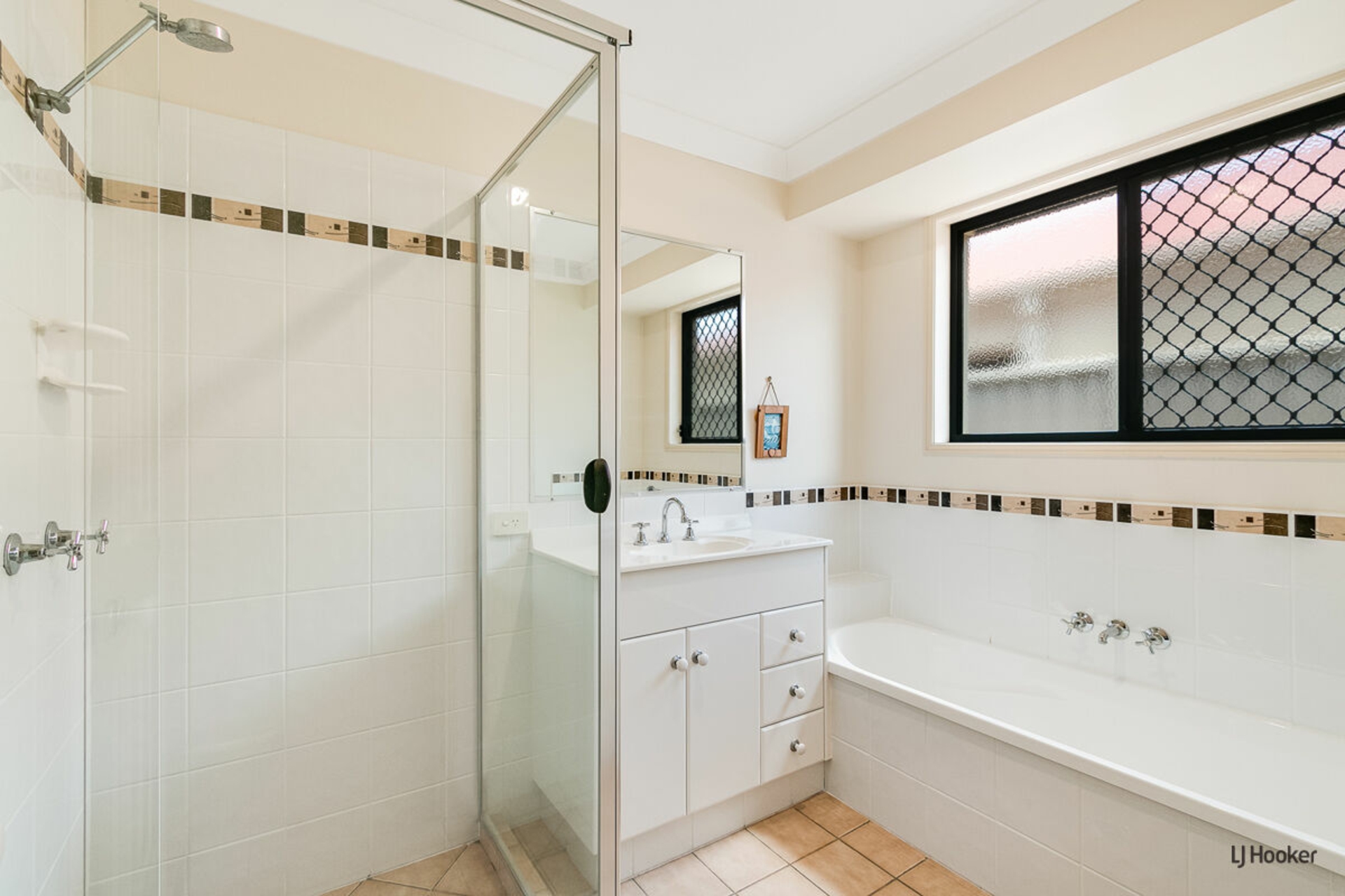 157 Botanical Circuit, BANORA POINT
