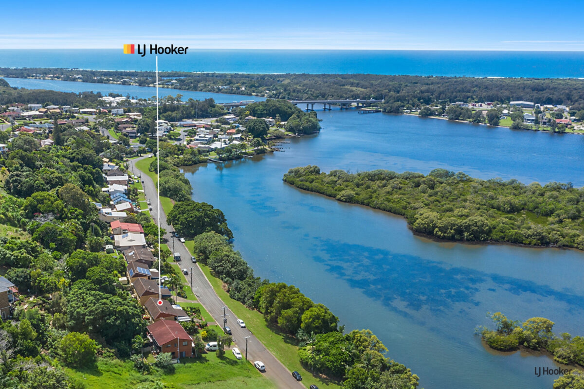 2/57 Bimbadeen Avenue, BANORA POINT
