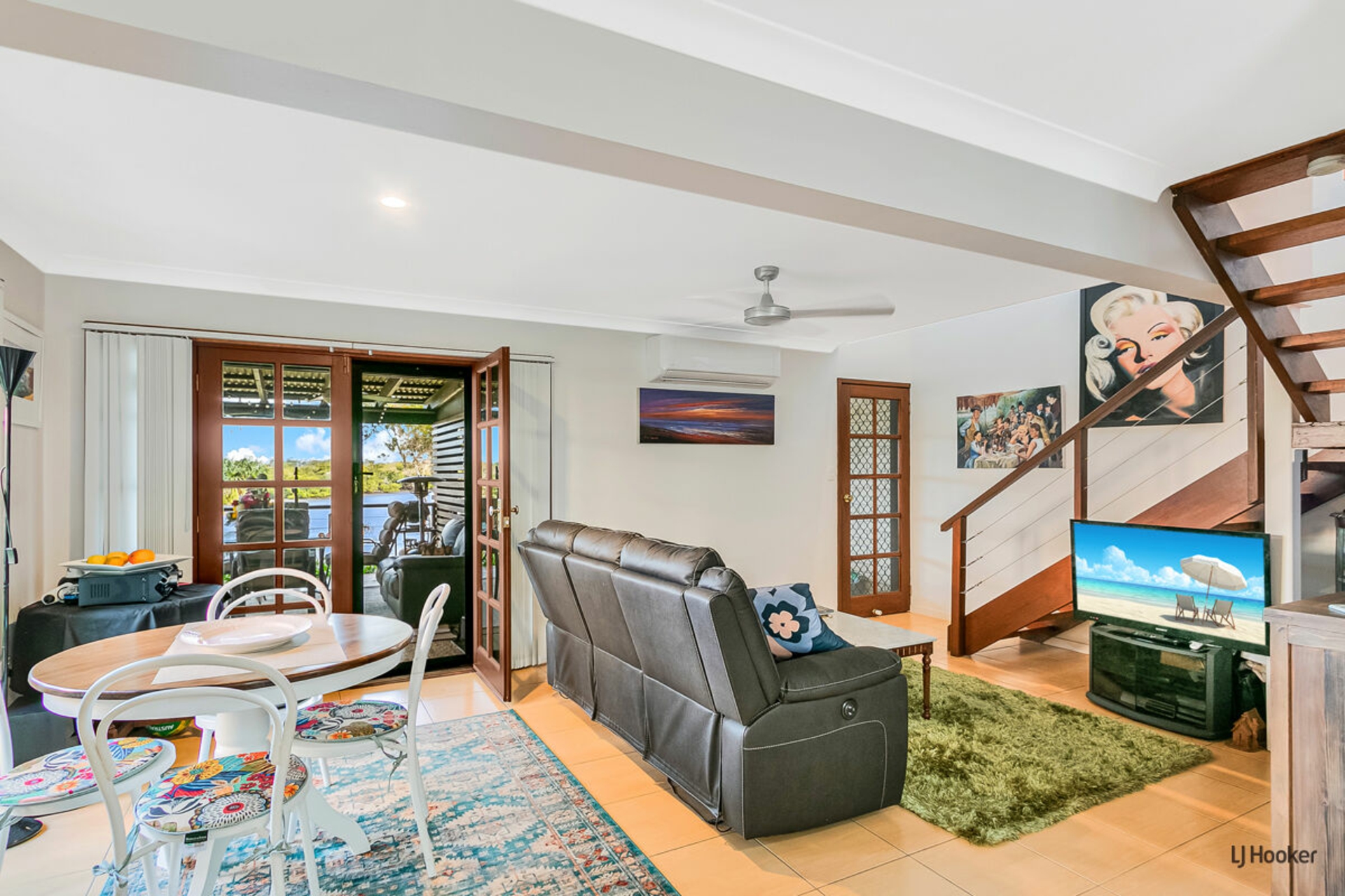 2/57 Bimbadeen Avenue, BANORA POINT