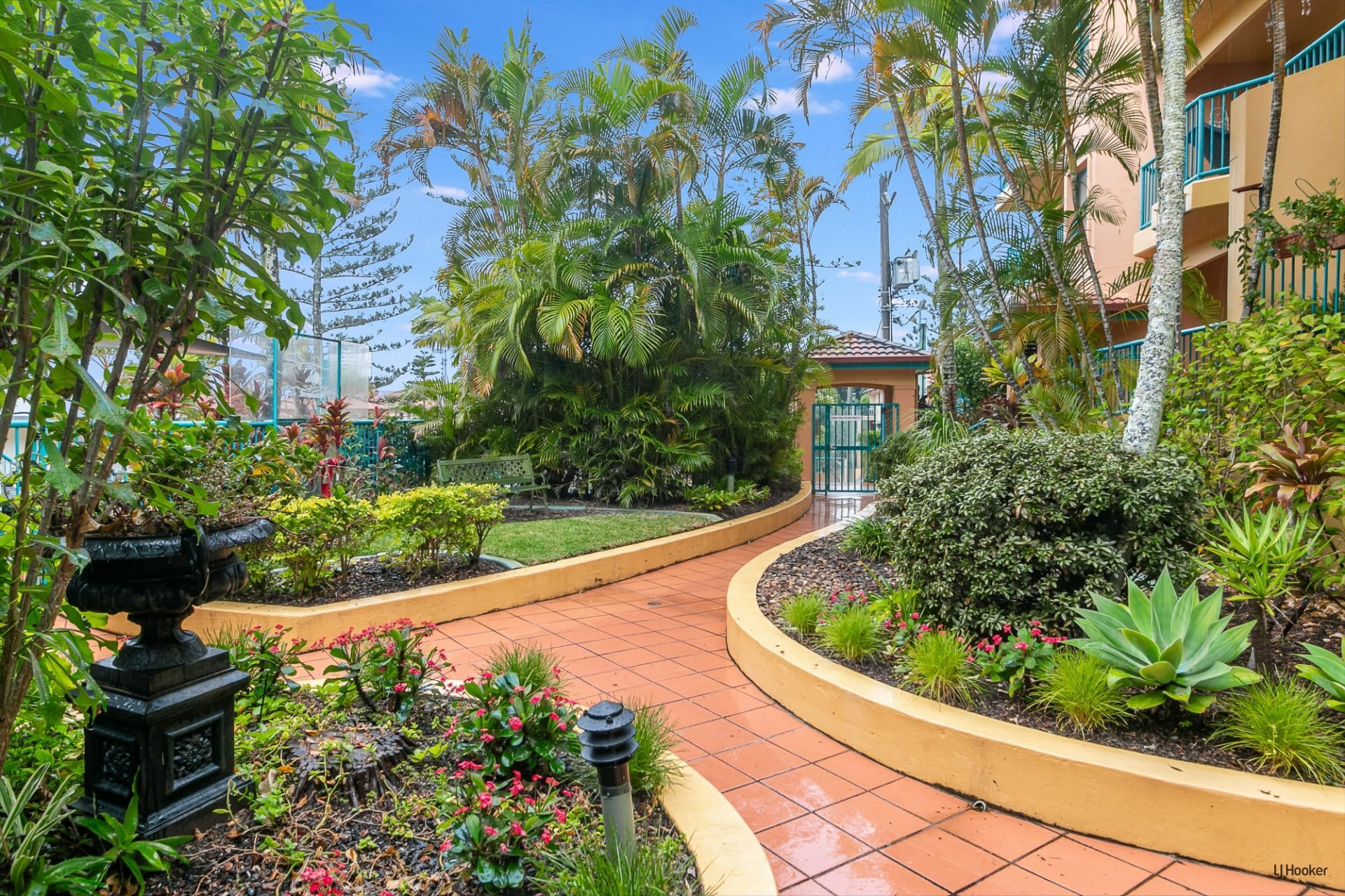 5/27-29 Dutton Street, COOLANGATTA