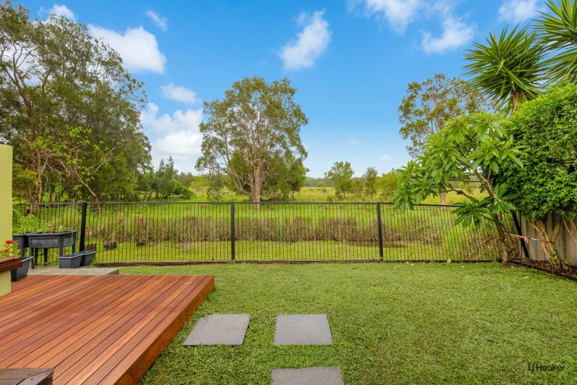 7 Blueberry Court, BANORA POINT