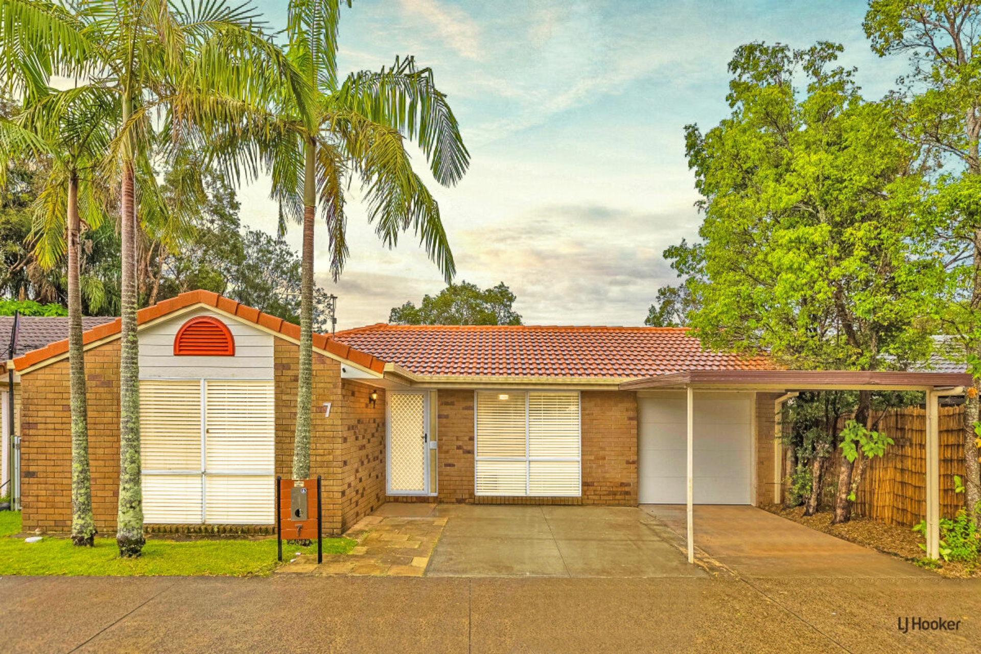 7 Blueberry Court, BANORA POINT