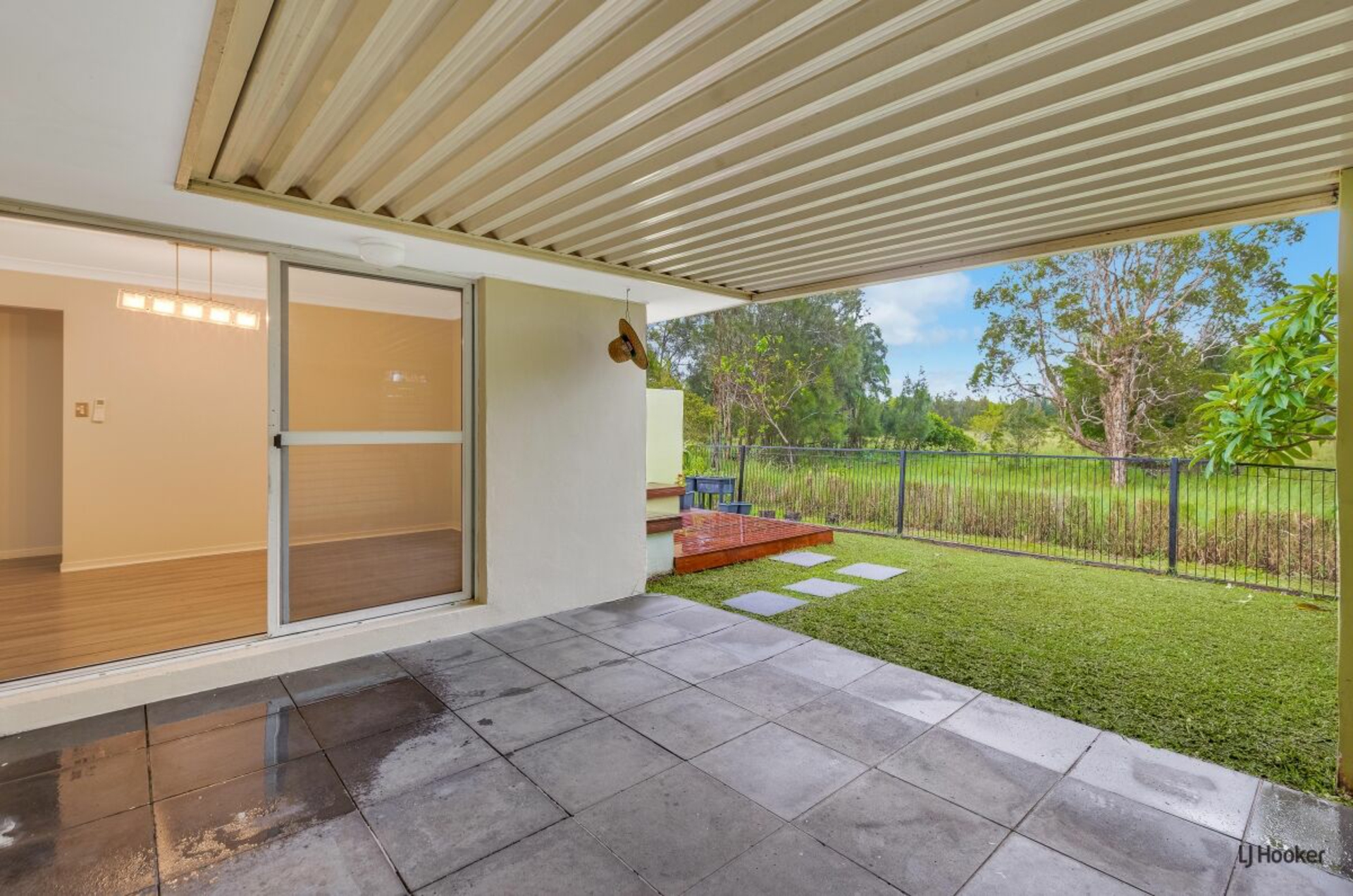 7 Blueberry Court, BANORA POINT