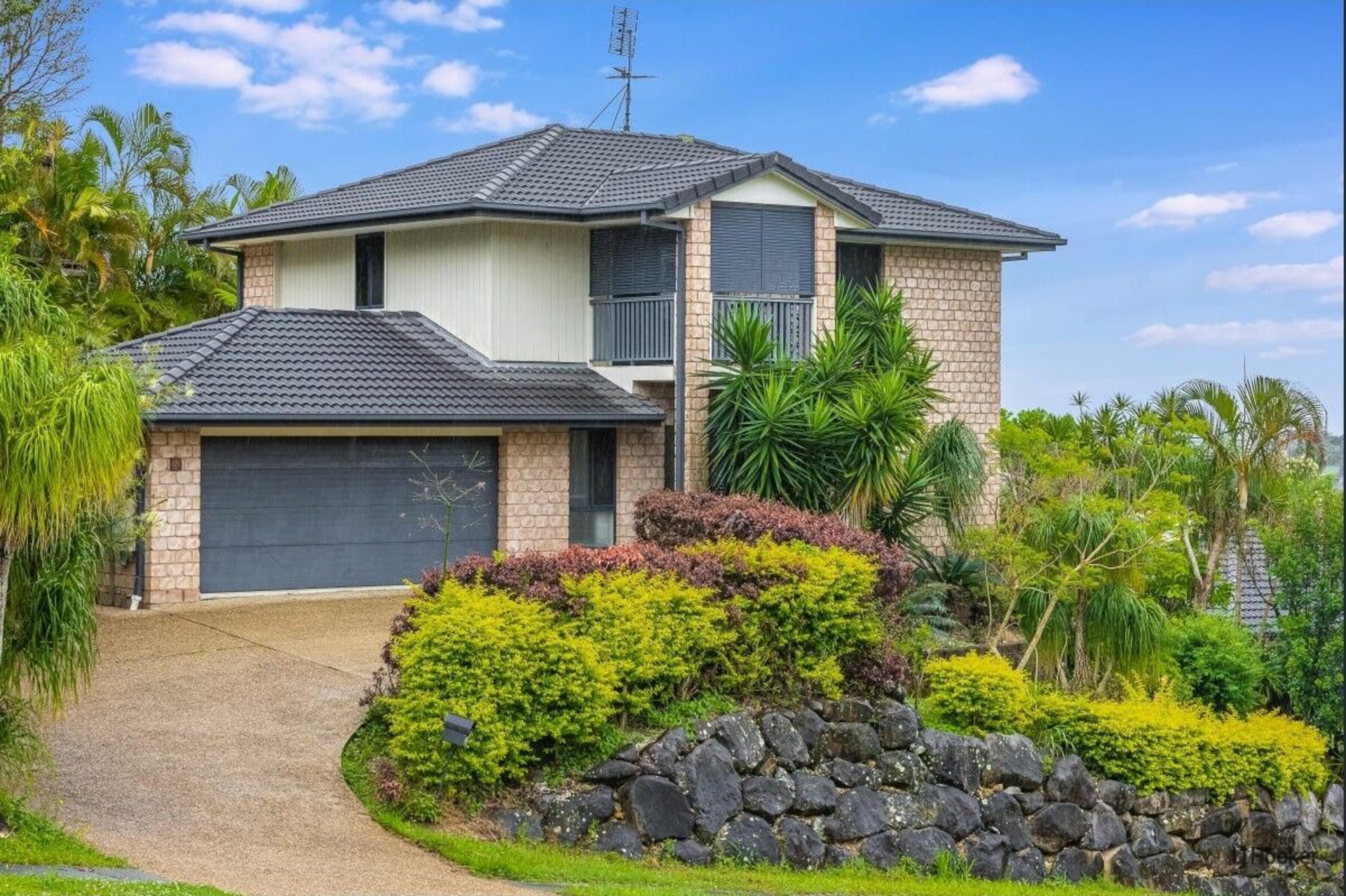 32 Buncrana Terrace, BANORA POINT