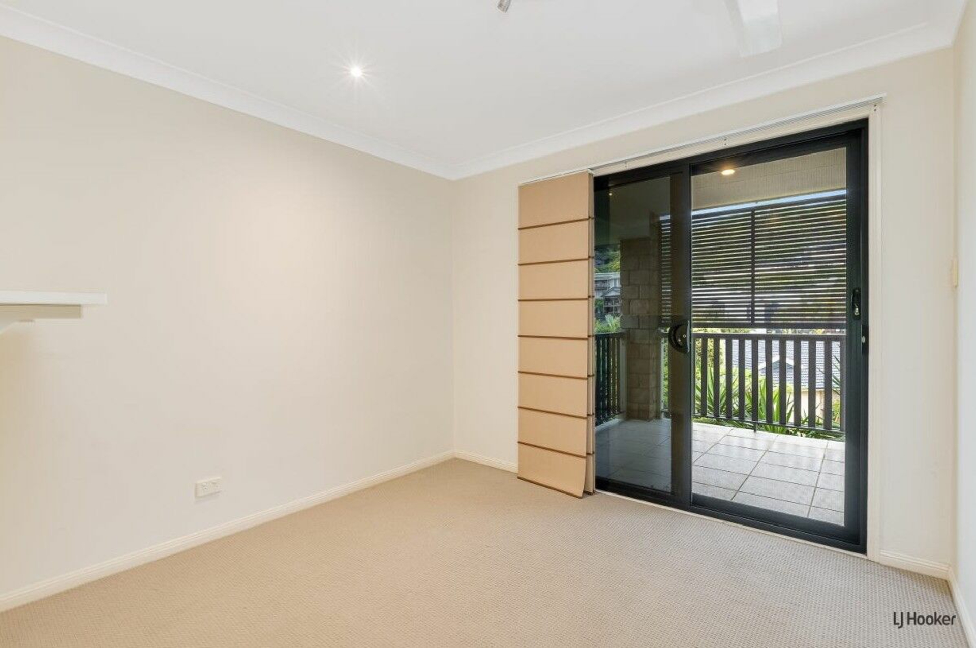 32 Buncrana Terrace, BANORA POINT