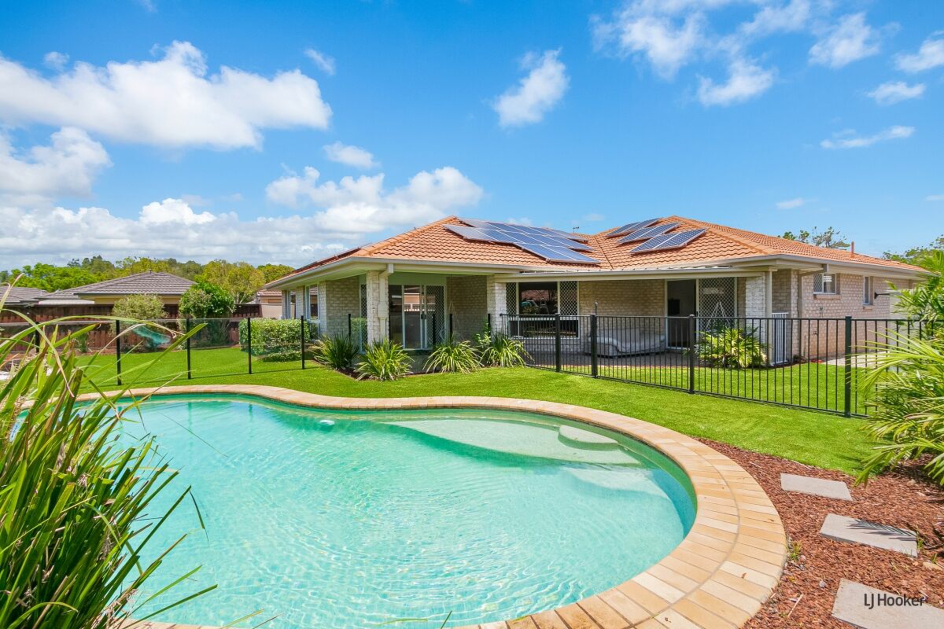 183 Botanical Circuit, BANORA POINT