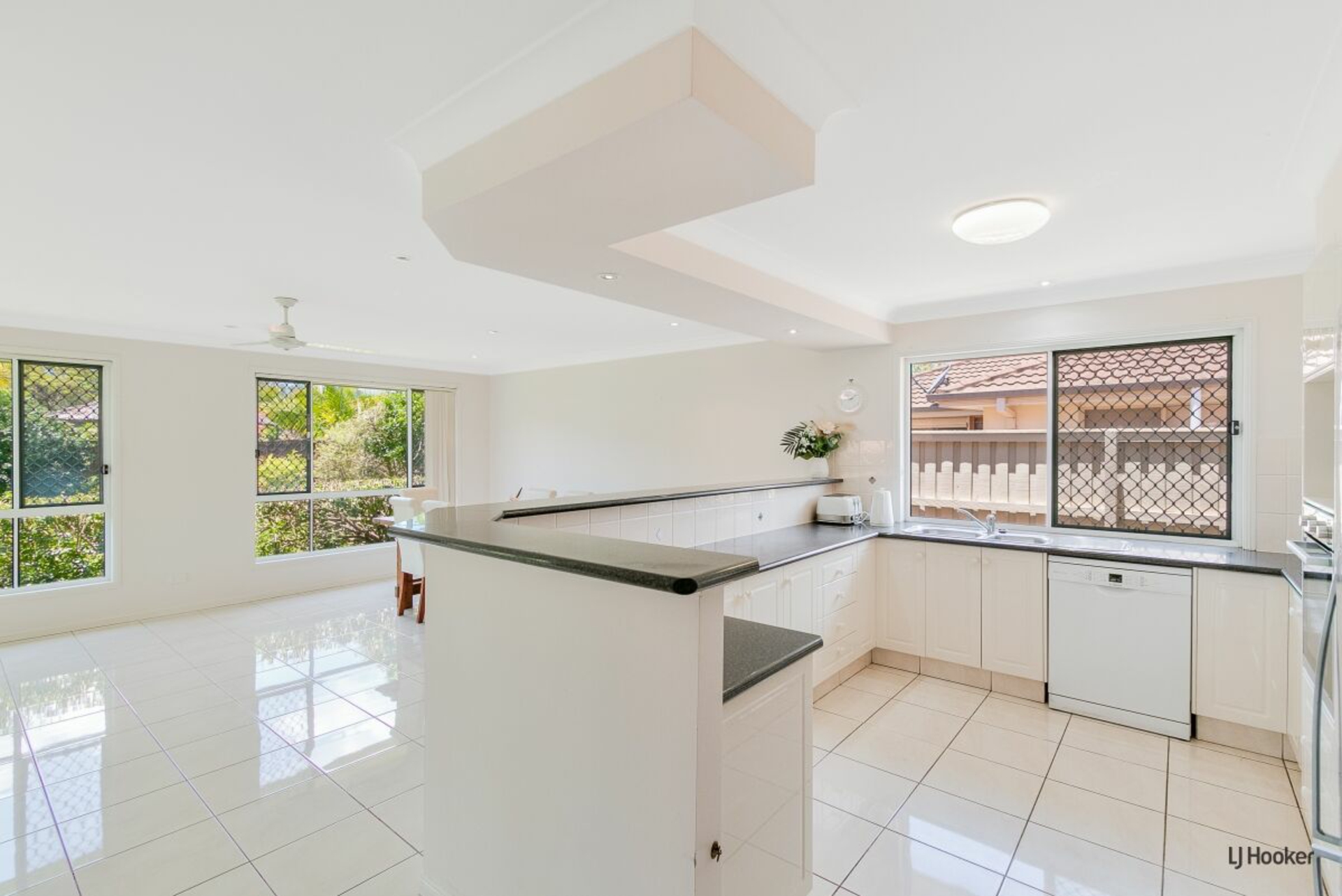 183 Botanical Circuit, BANORA POINT