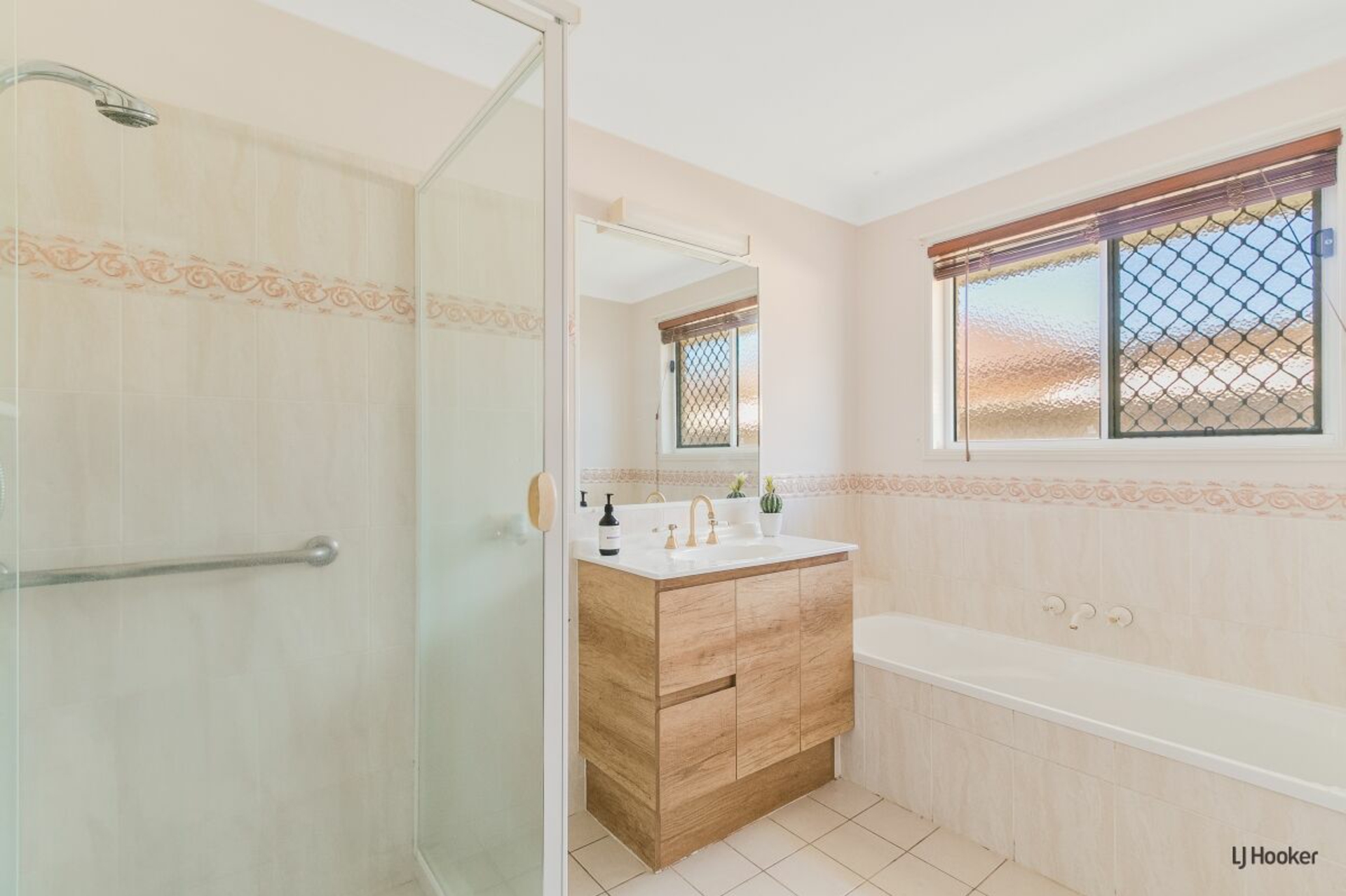 183 Botanical Circuit, BANORA POINT