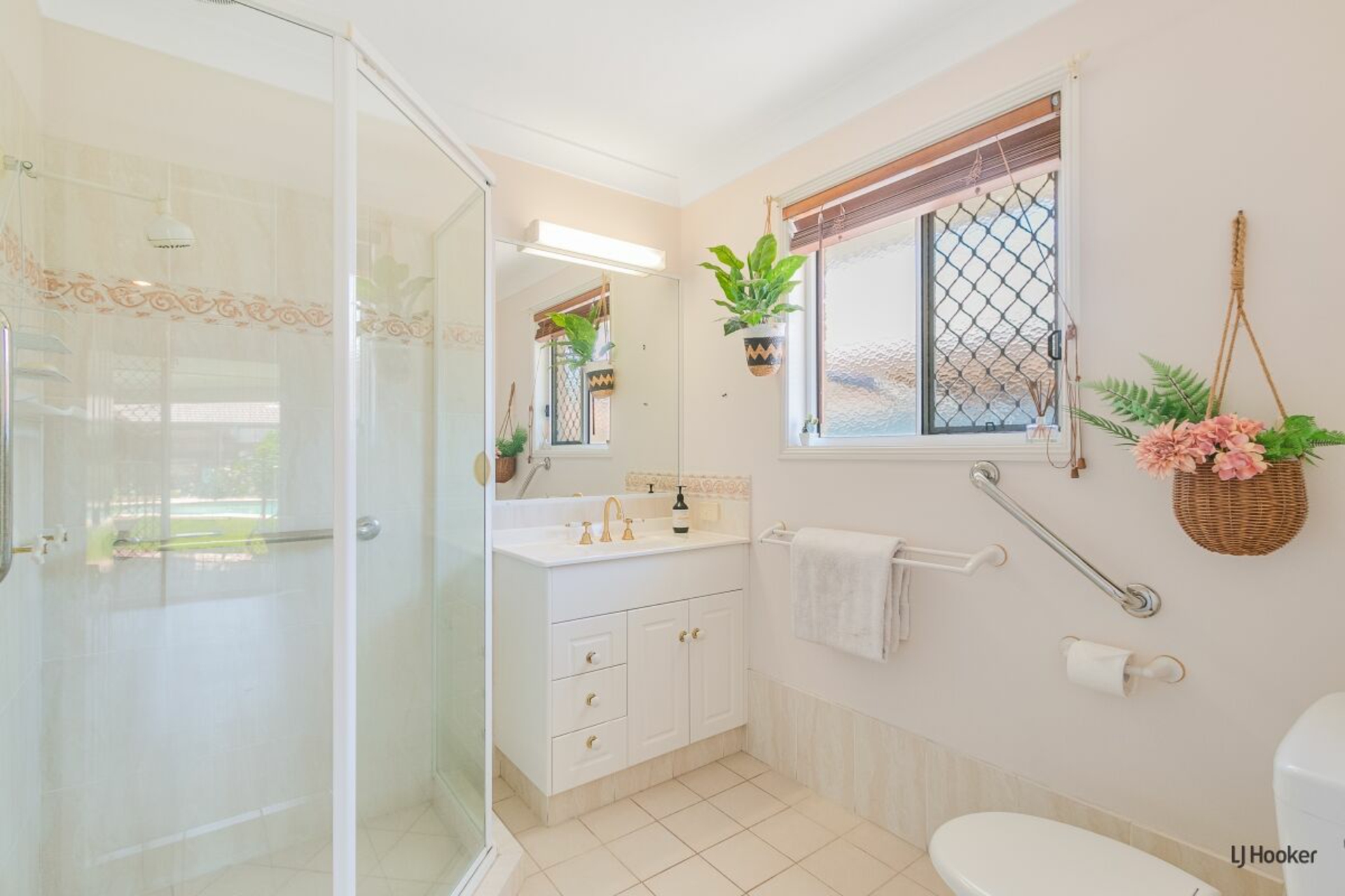 183 Botanical Circuit, BANORA POINT