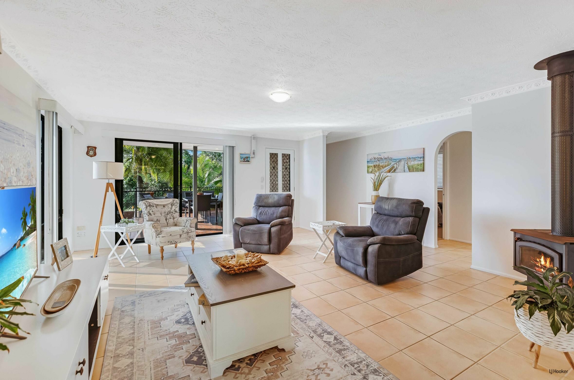 1/65 Bimbadeen Avenue, BANORA POINT