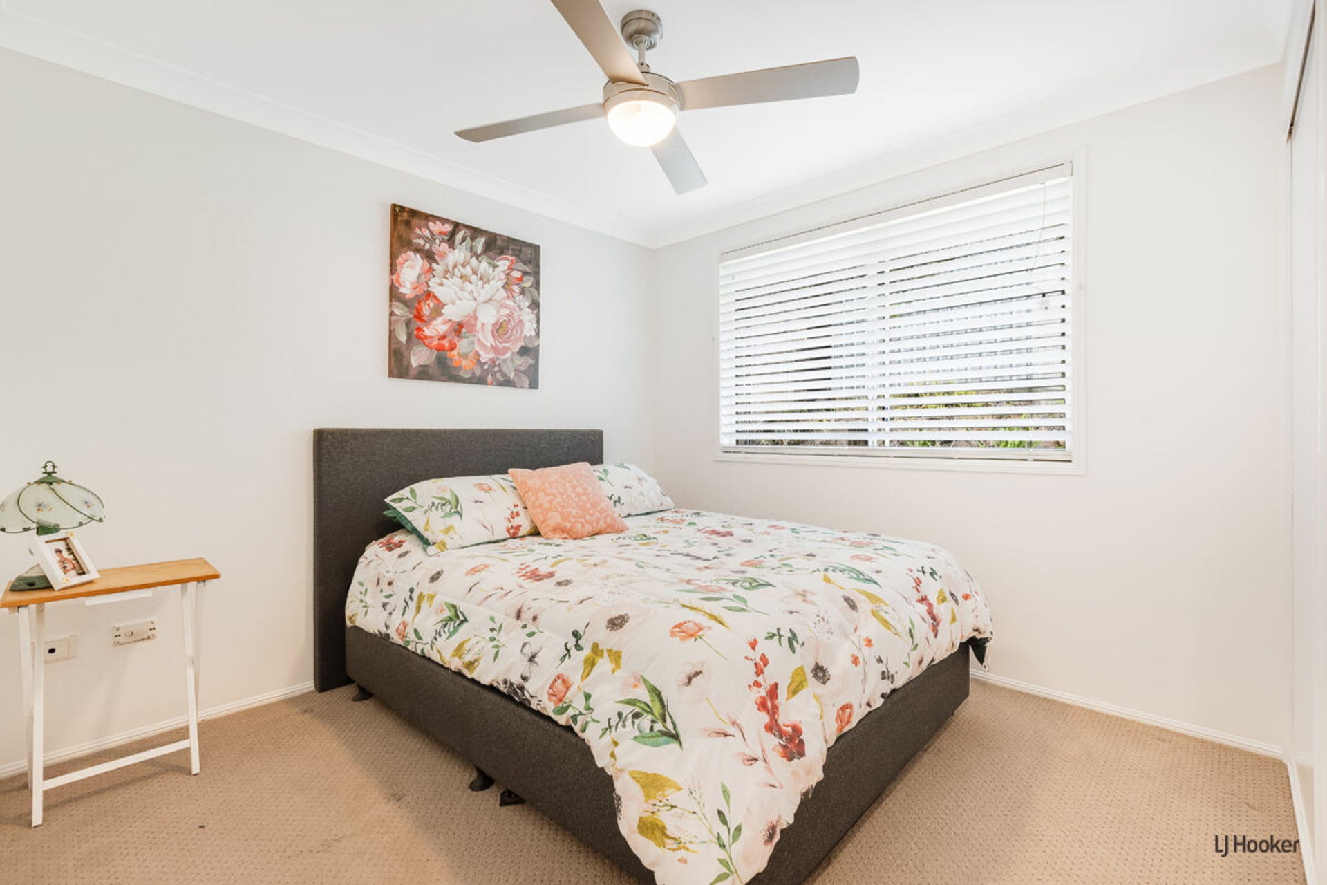1/65 Bimbadeen Avenue, BANORA POINT