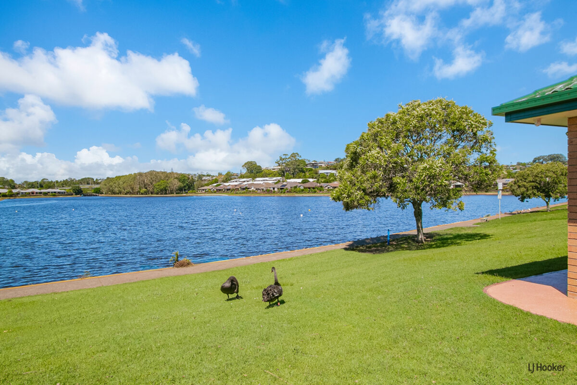 5 Minerva Court, BANORA POINT