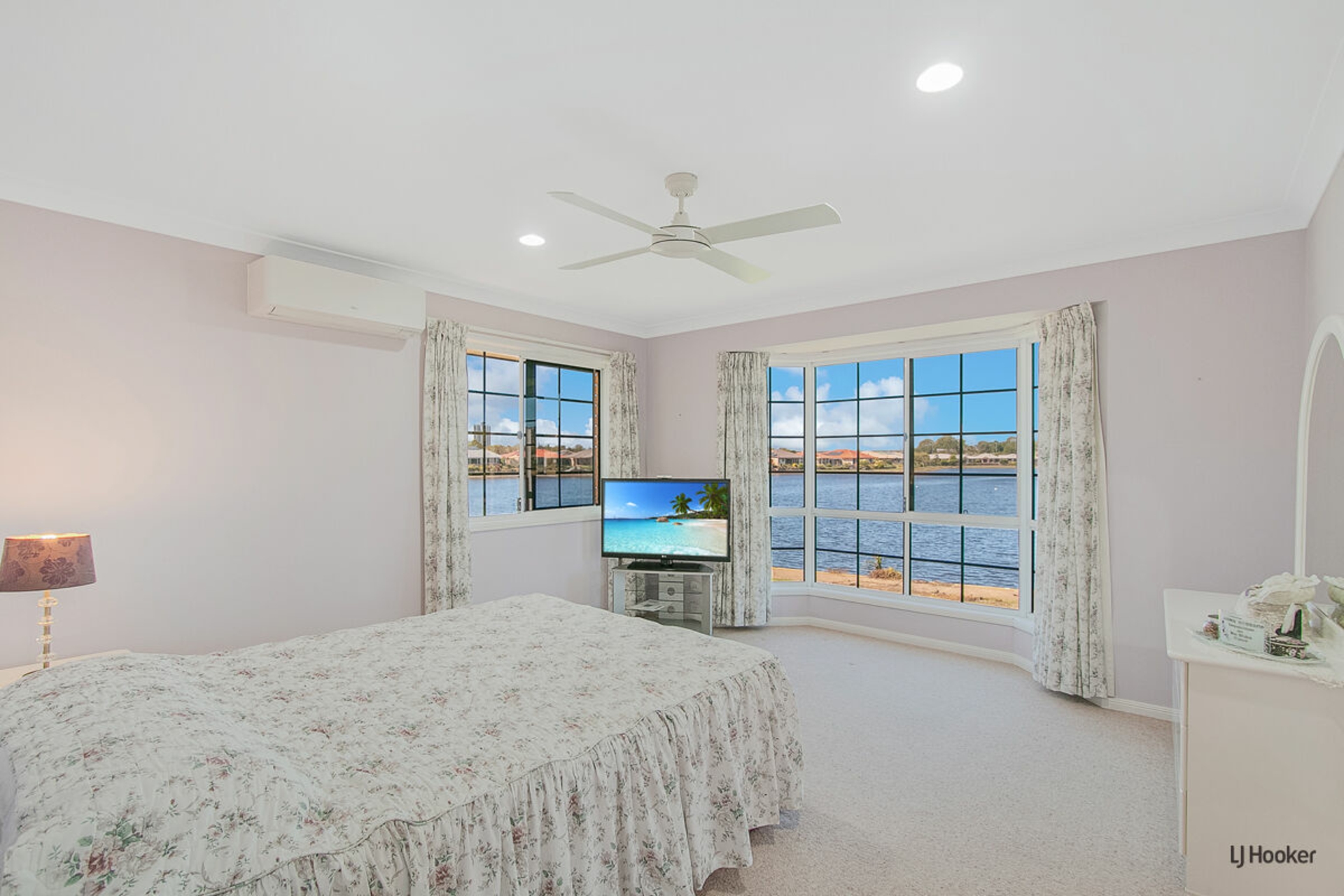 5 Minerva Court, BANORA POINT