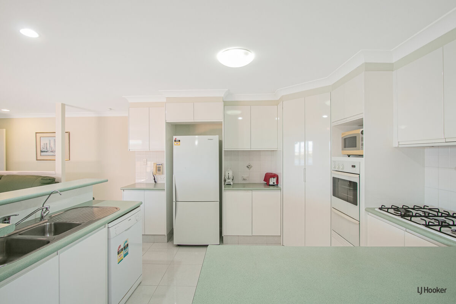 5 Minerva Court, BANORA POINT