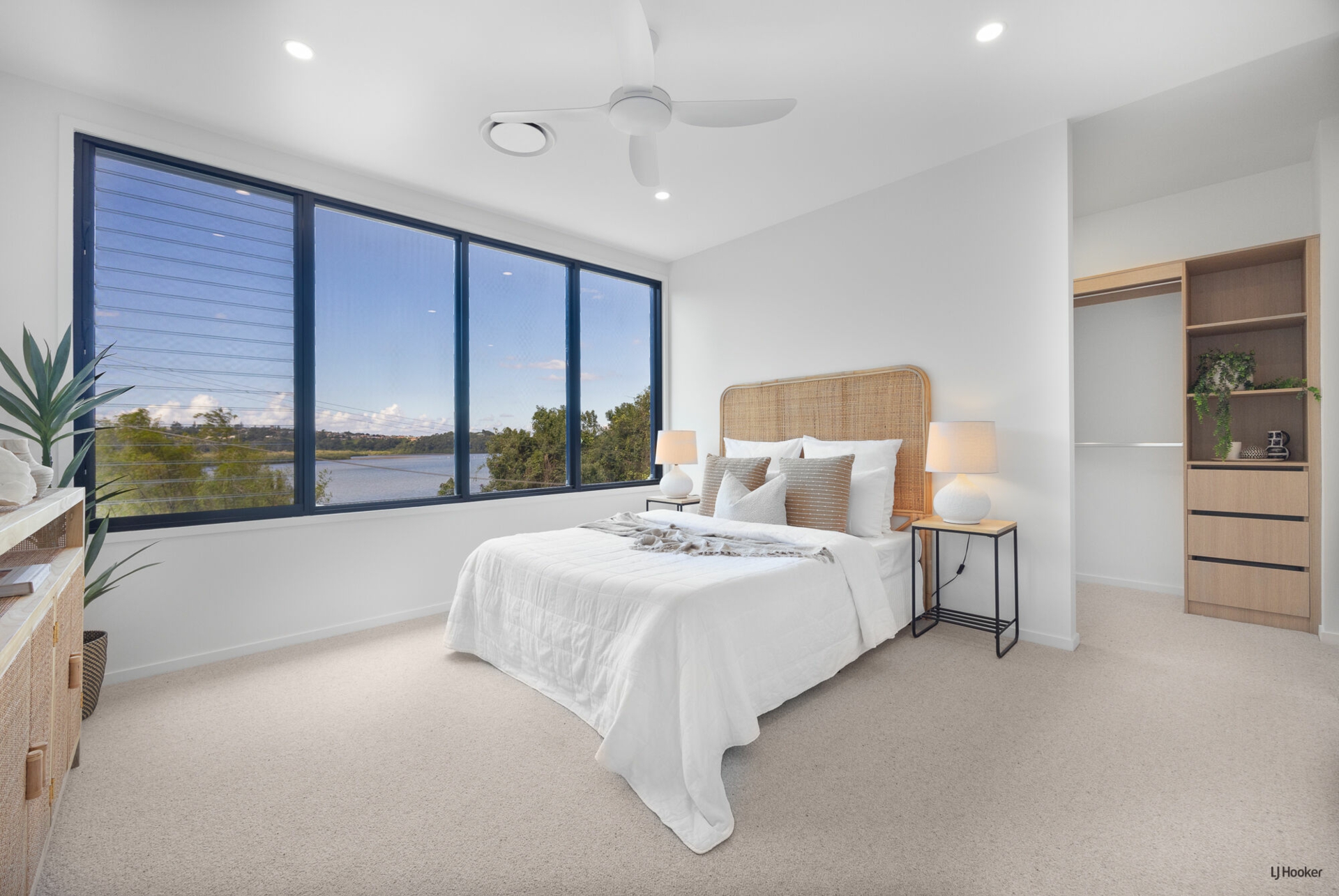 162A Broadwater Esplanade, BILAMBIL HEIGHTS