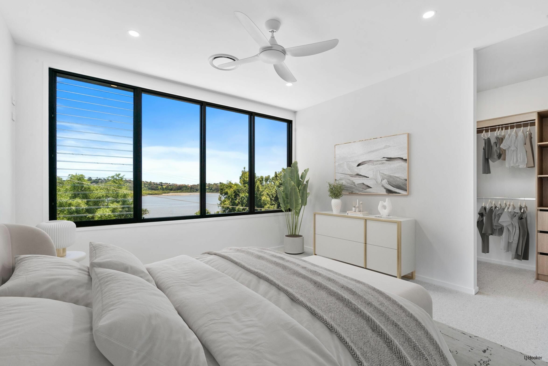 162A Broadwater Esplanade, BILAMBIL HEIGHTS