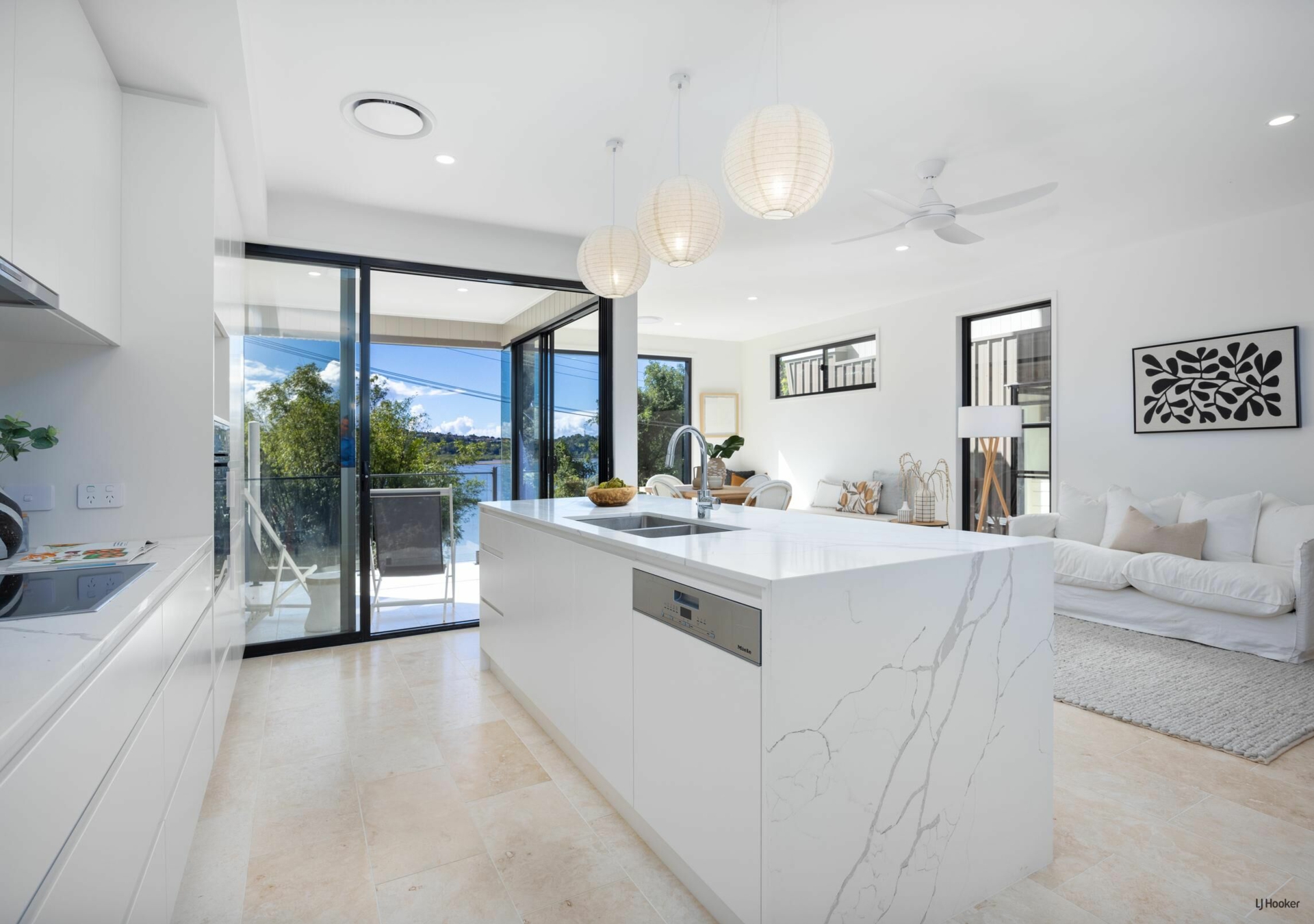 162A Broadwater Esplanade, BILAMBIL HEIGHTS