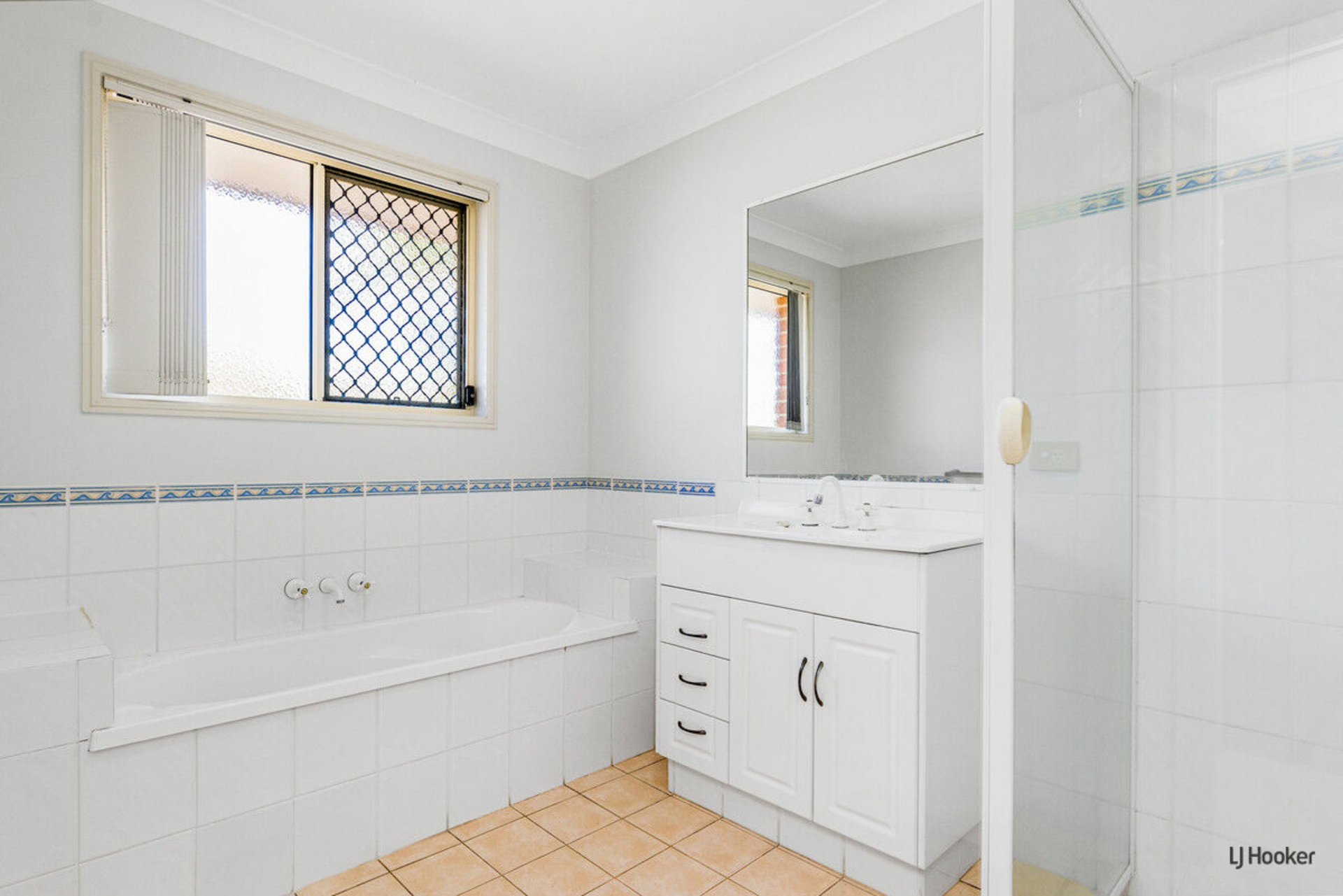 1/11 Magnolia Crescent, BANORA POINT