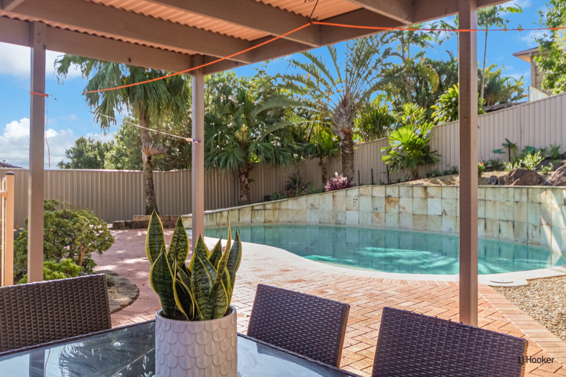 15 Kiora Street, BANORA POINT