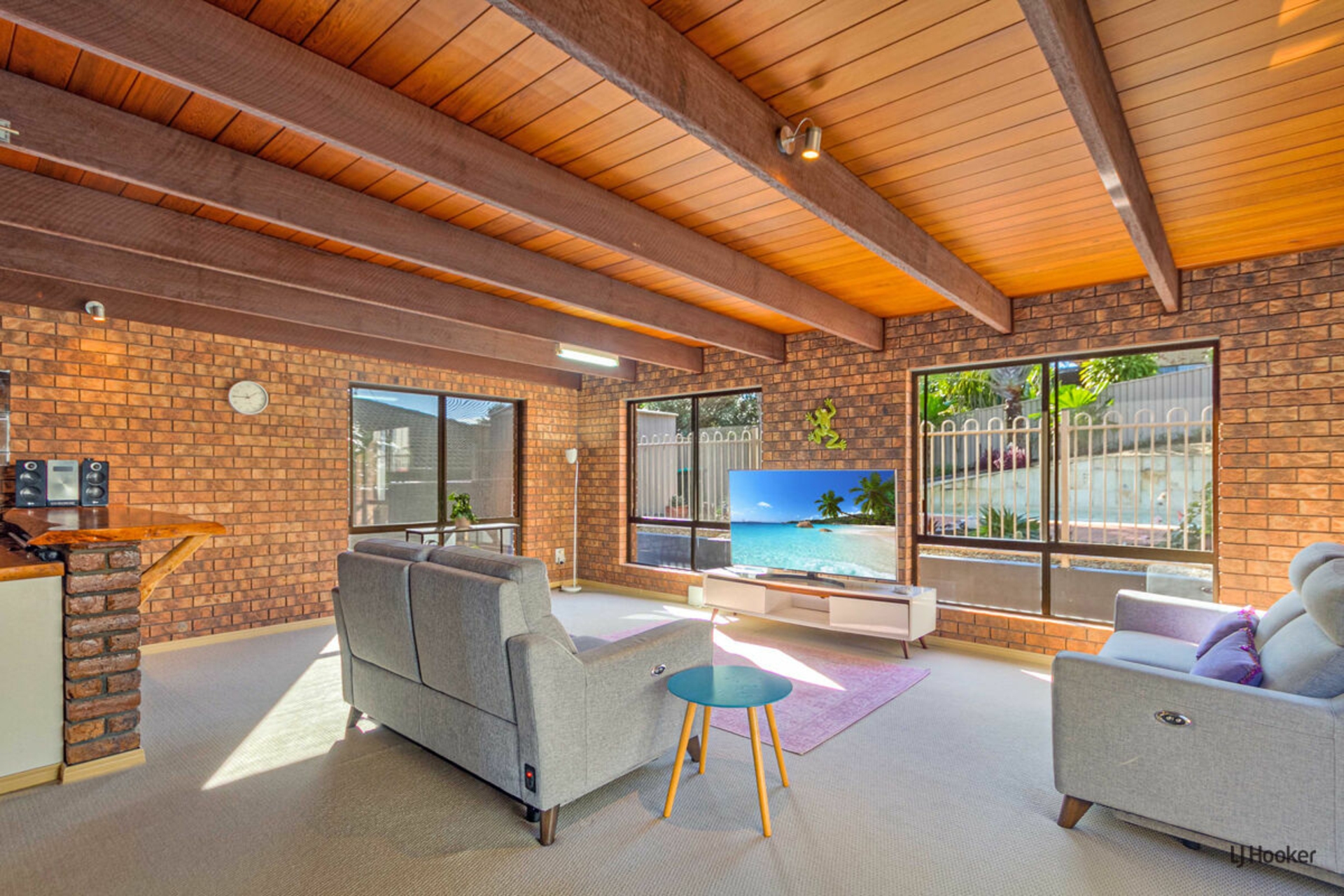 15 Kiora Street, BANORA POINT