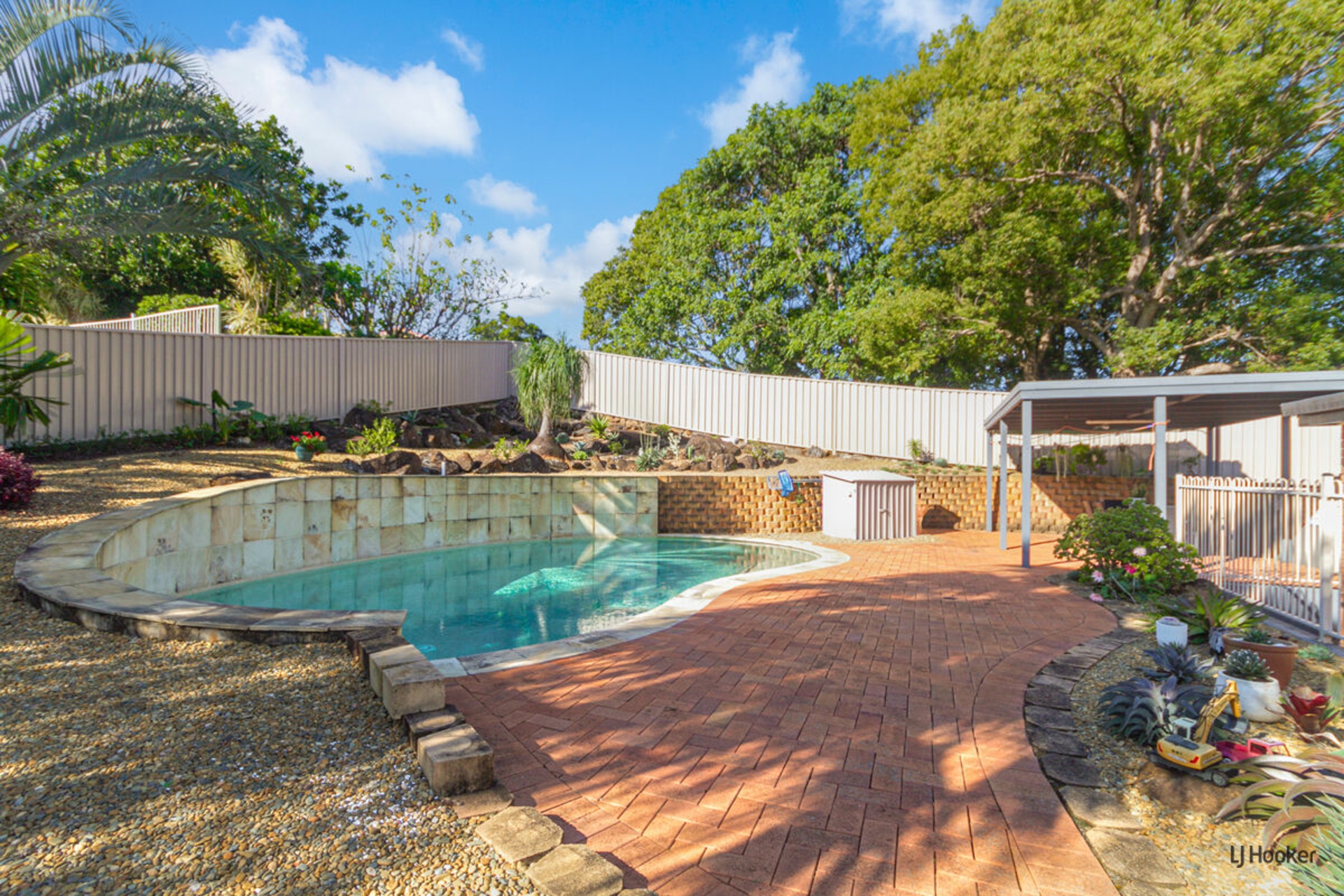 15 Kiora Street, BANORA POINT