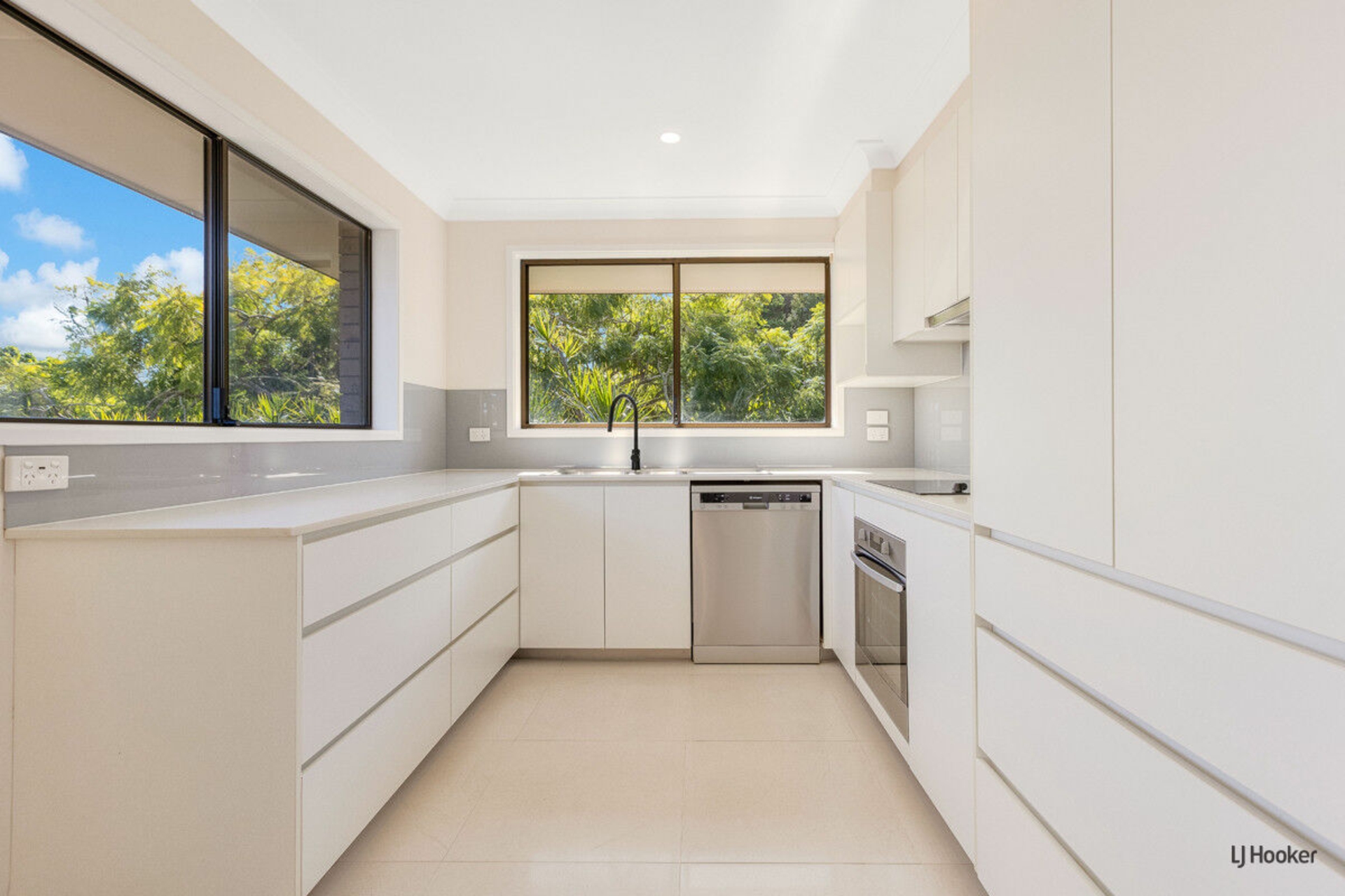 2/28 Cominan Avenue, BANORA POINT