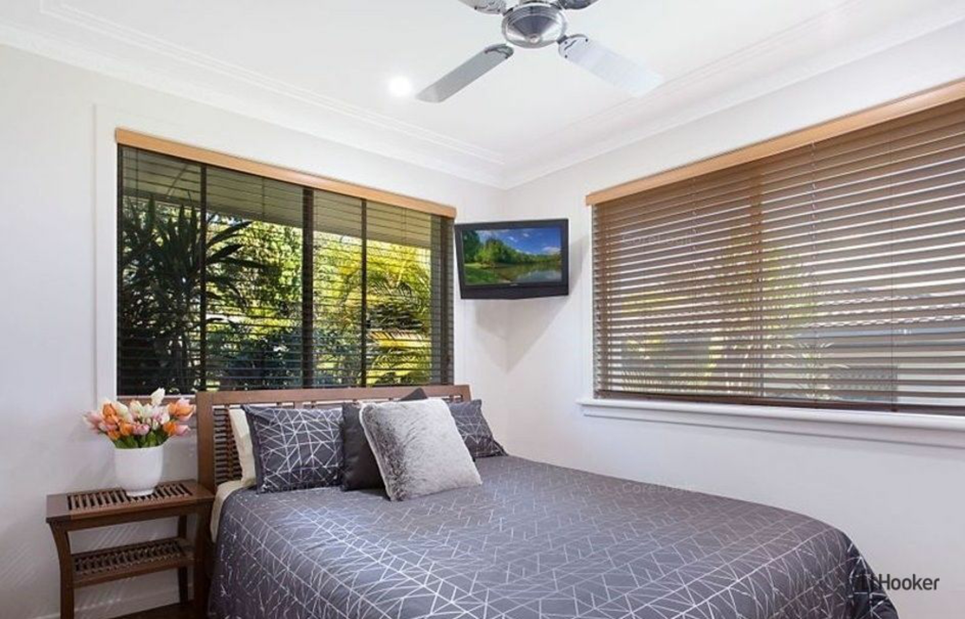 32 Laura Street, BANORA POINT