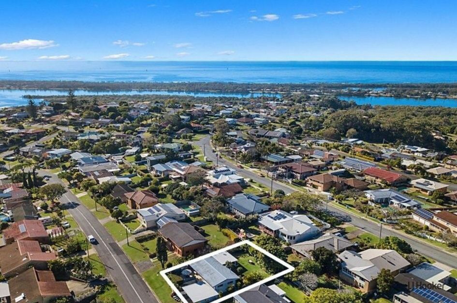 32 Laura Street, BANORA POINT