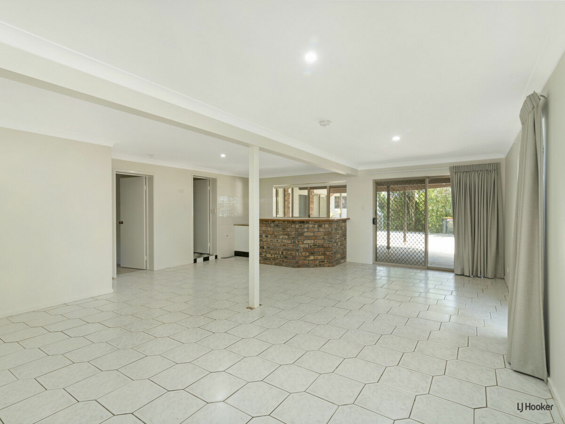 36 Martinelli Avenue, BANORA POINT