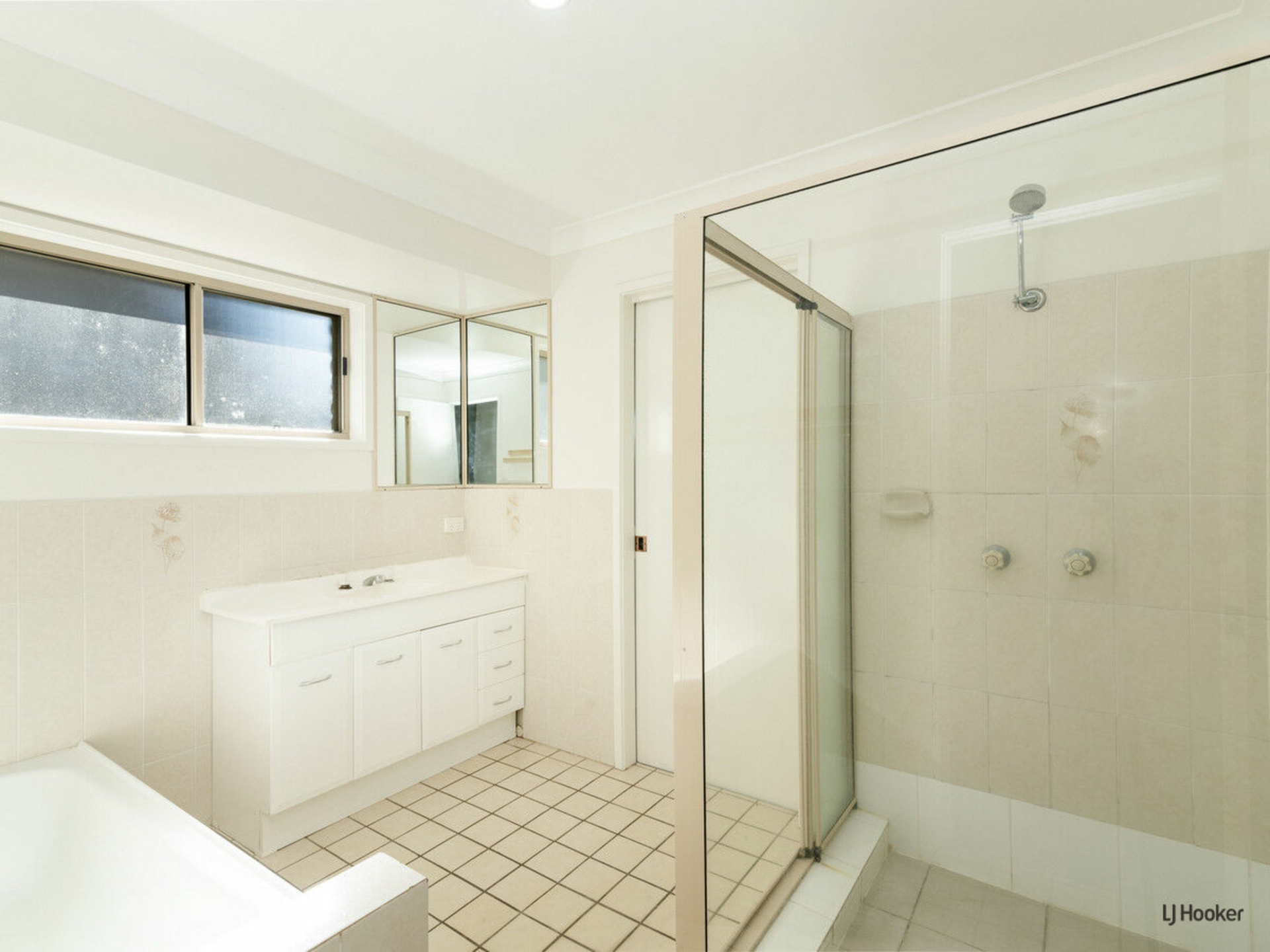 36 Martinelli Avenue, BANORA POINT