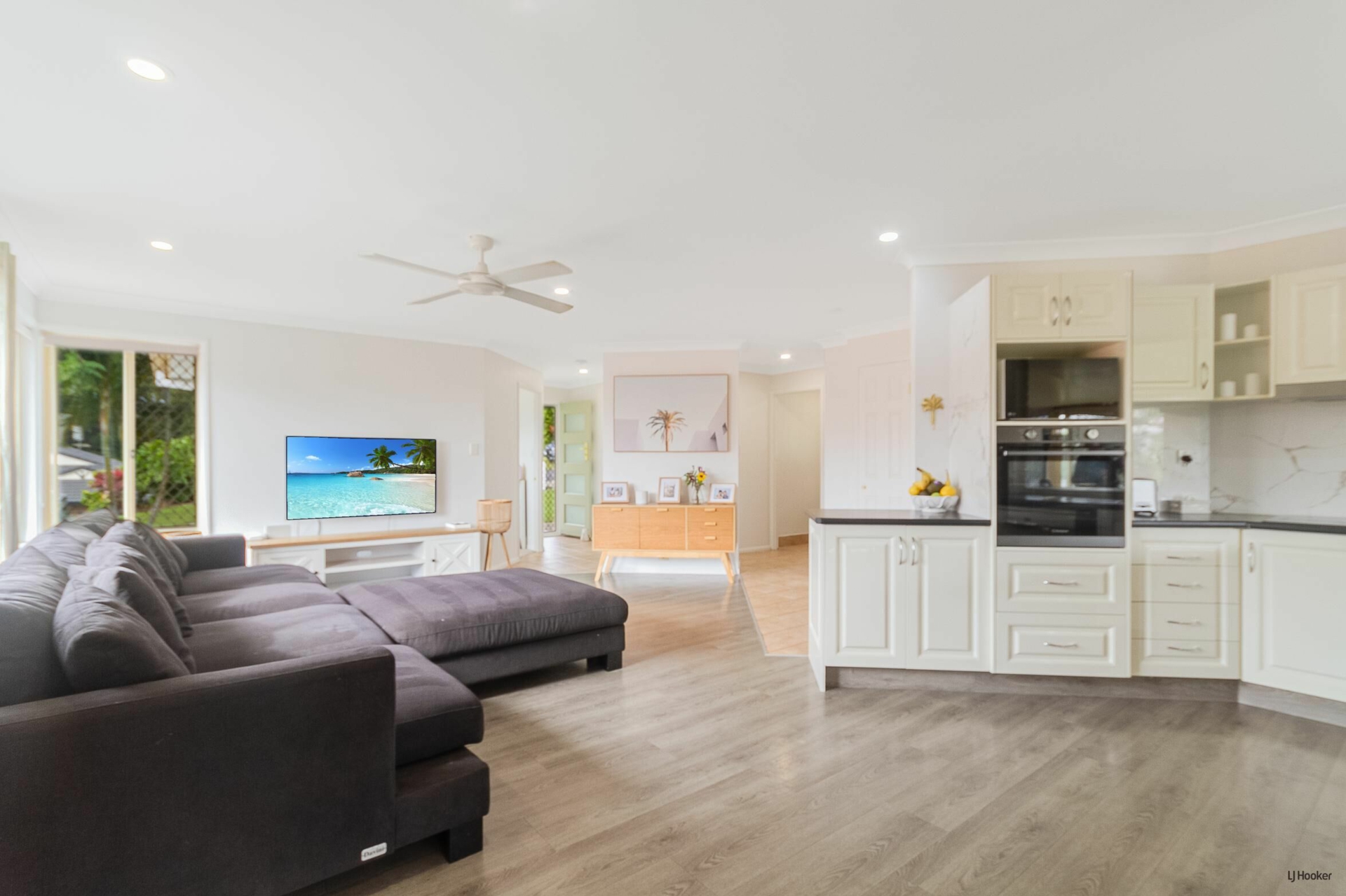35 Kildare Drive, BANORA POINT