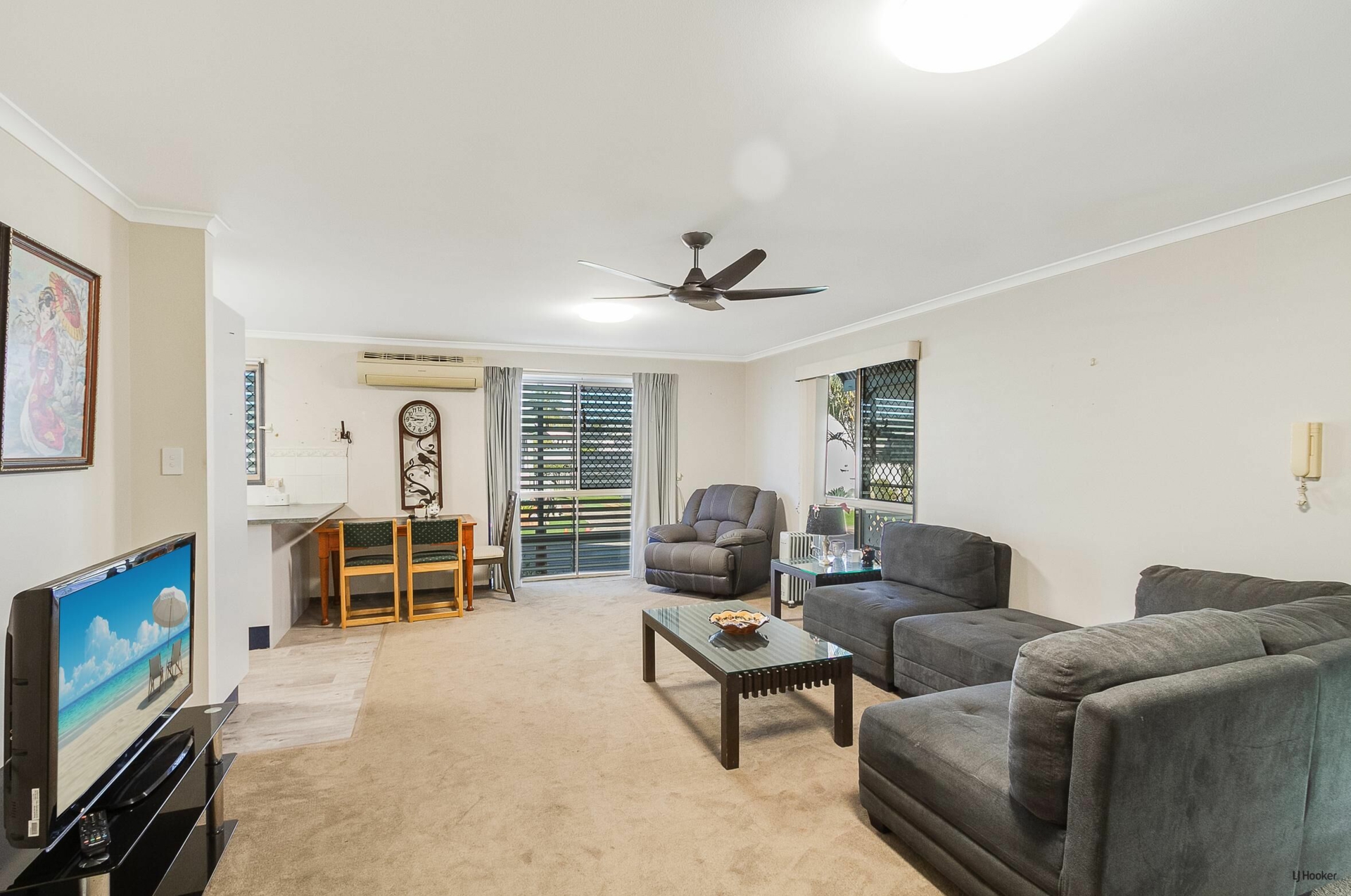 160/67 Winders Place, BANORA POINT