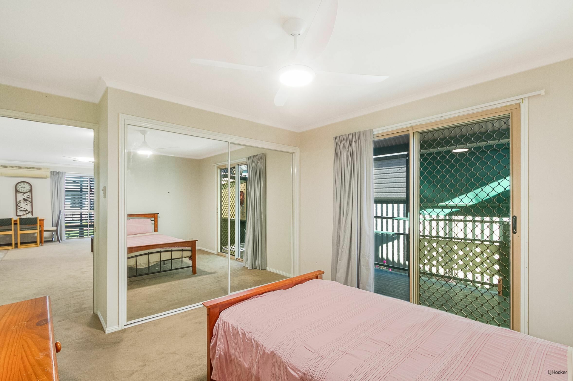 160/67 Winders Place, BANORA POINT