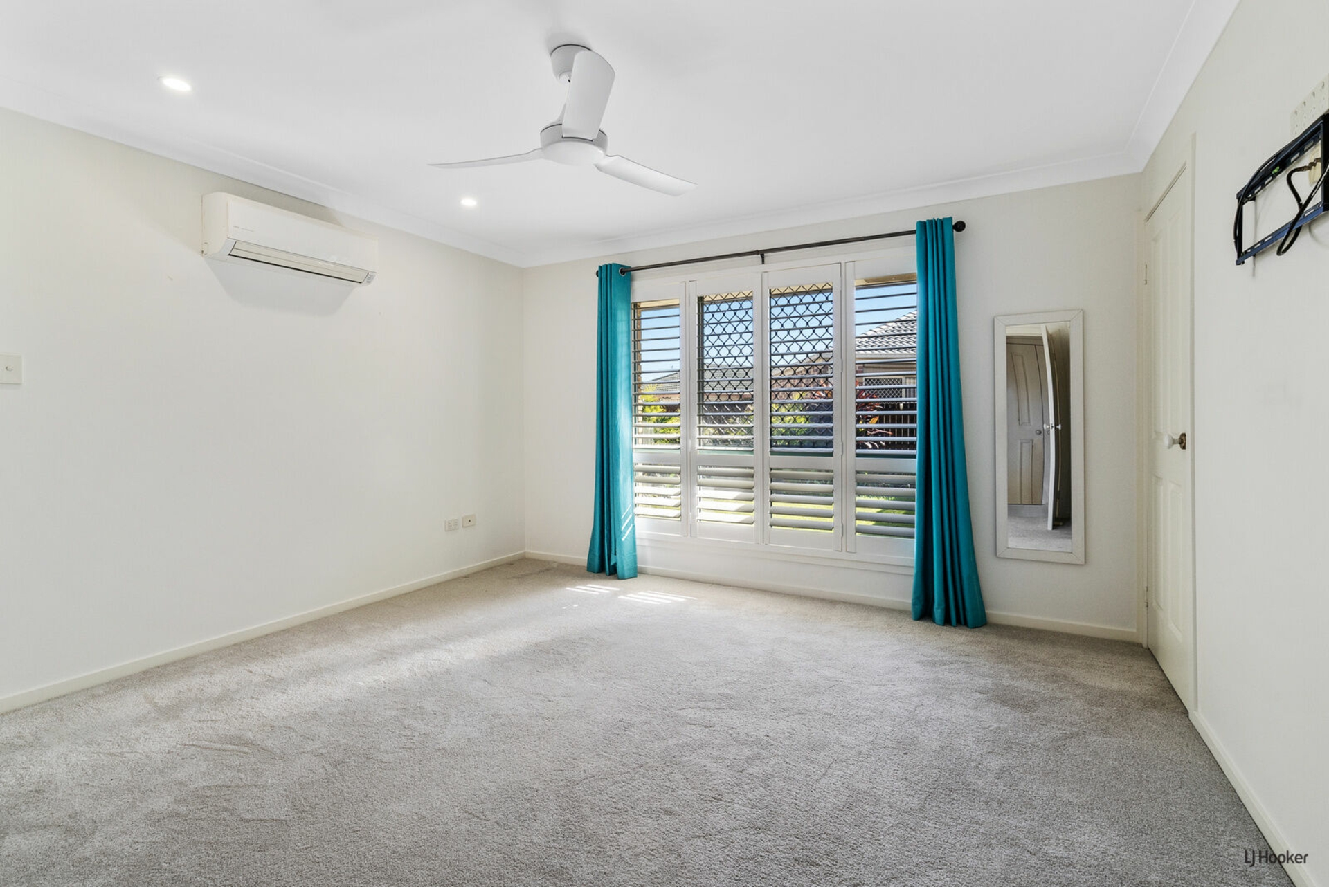 11 Winders Place, BANORA POINT