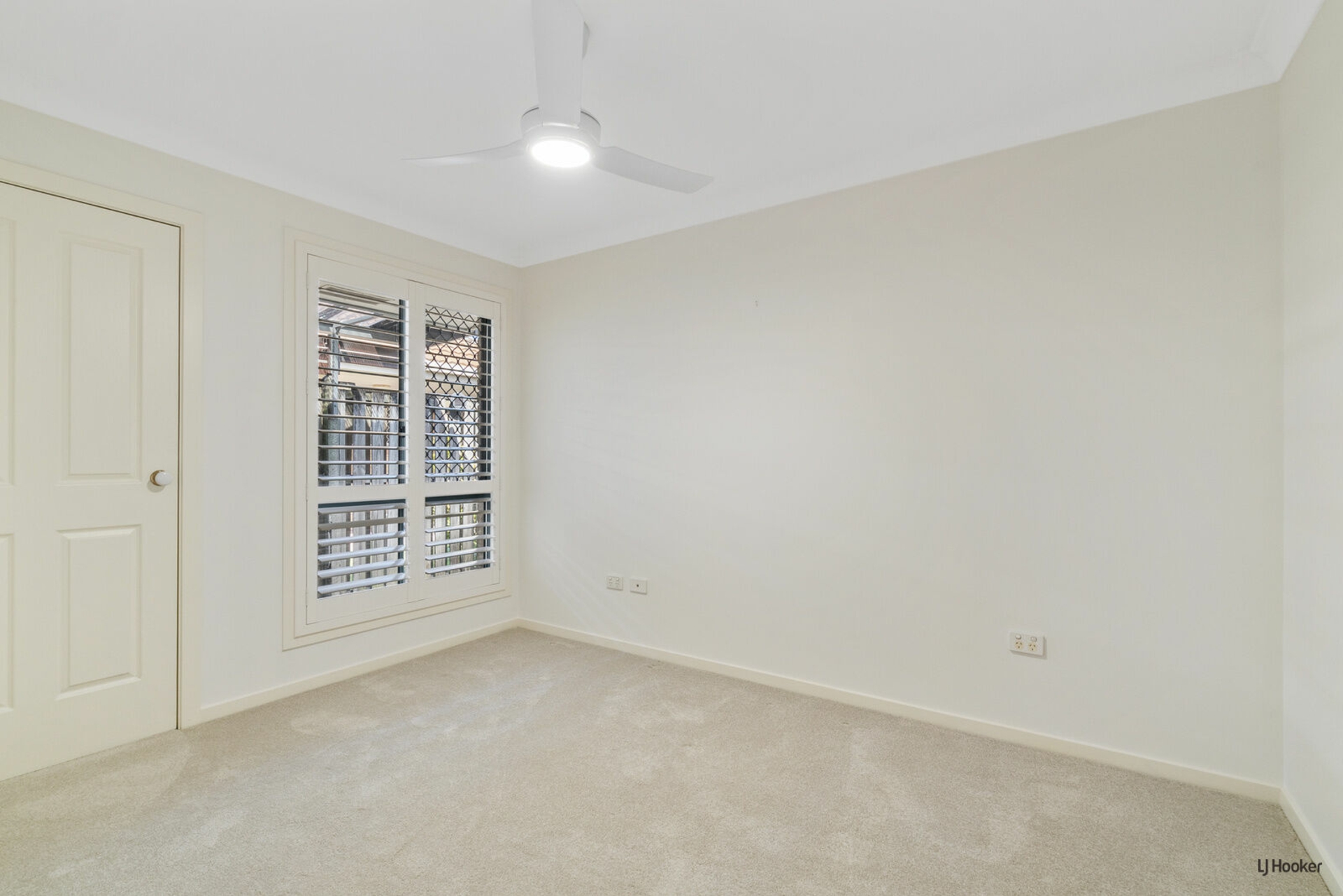 11 Winders Place, BANORA POINT