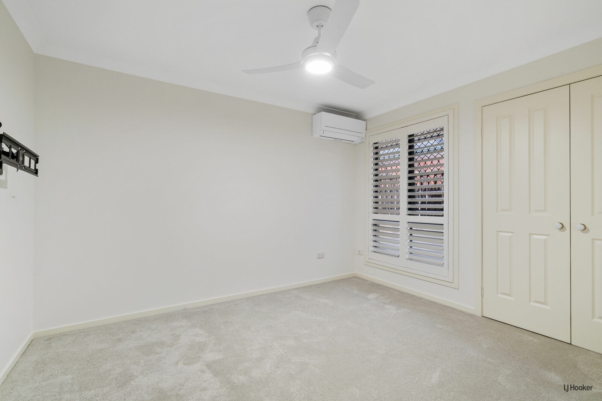 11 Winders Place, BANORA POINT