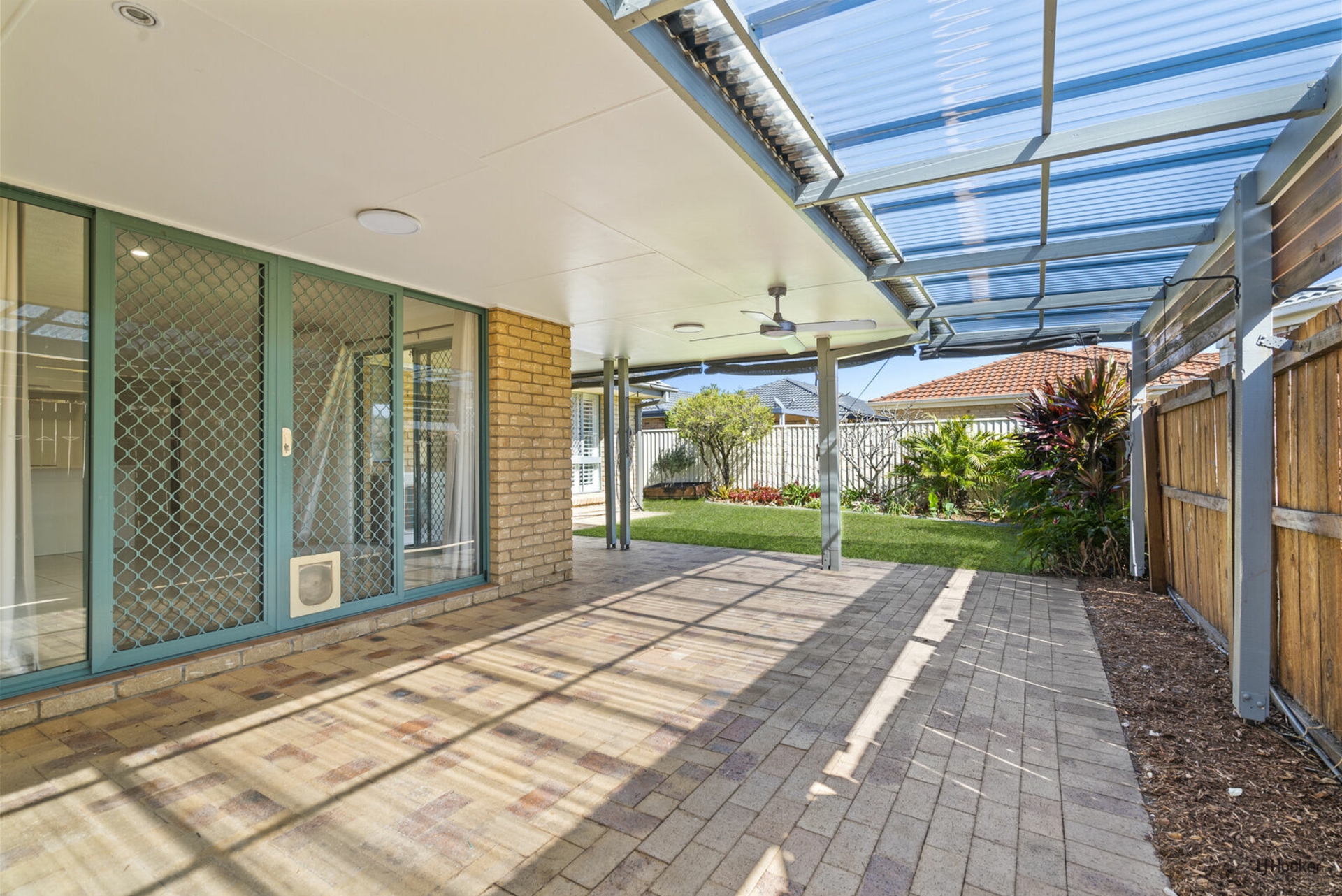 11 Winders Place, BANORA POINT