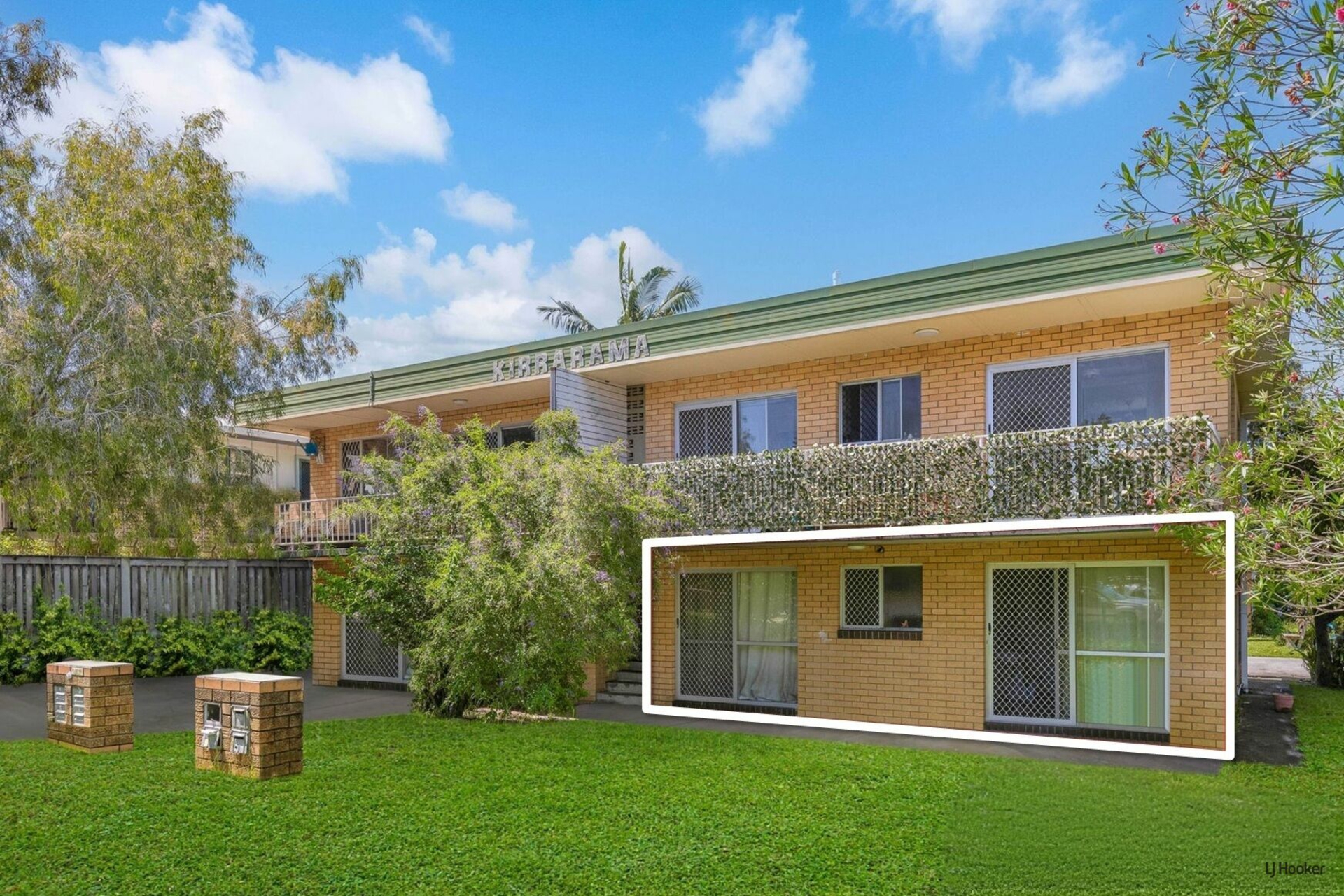 1/34 Coolangatta Road — photo 3 of 22