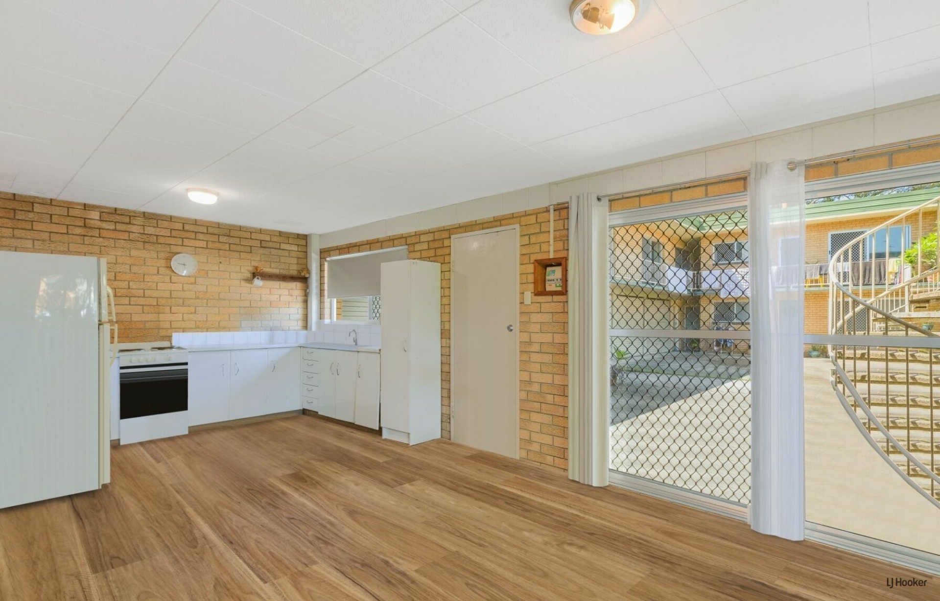 1/34 Coolangatta Road — photo 5 of 22