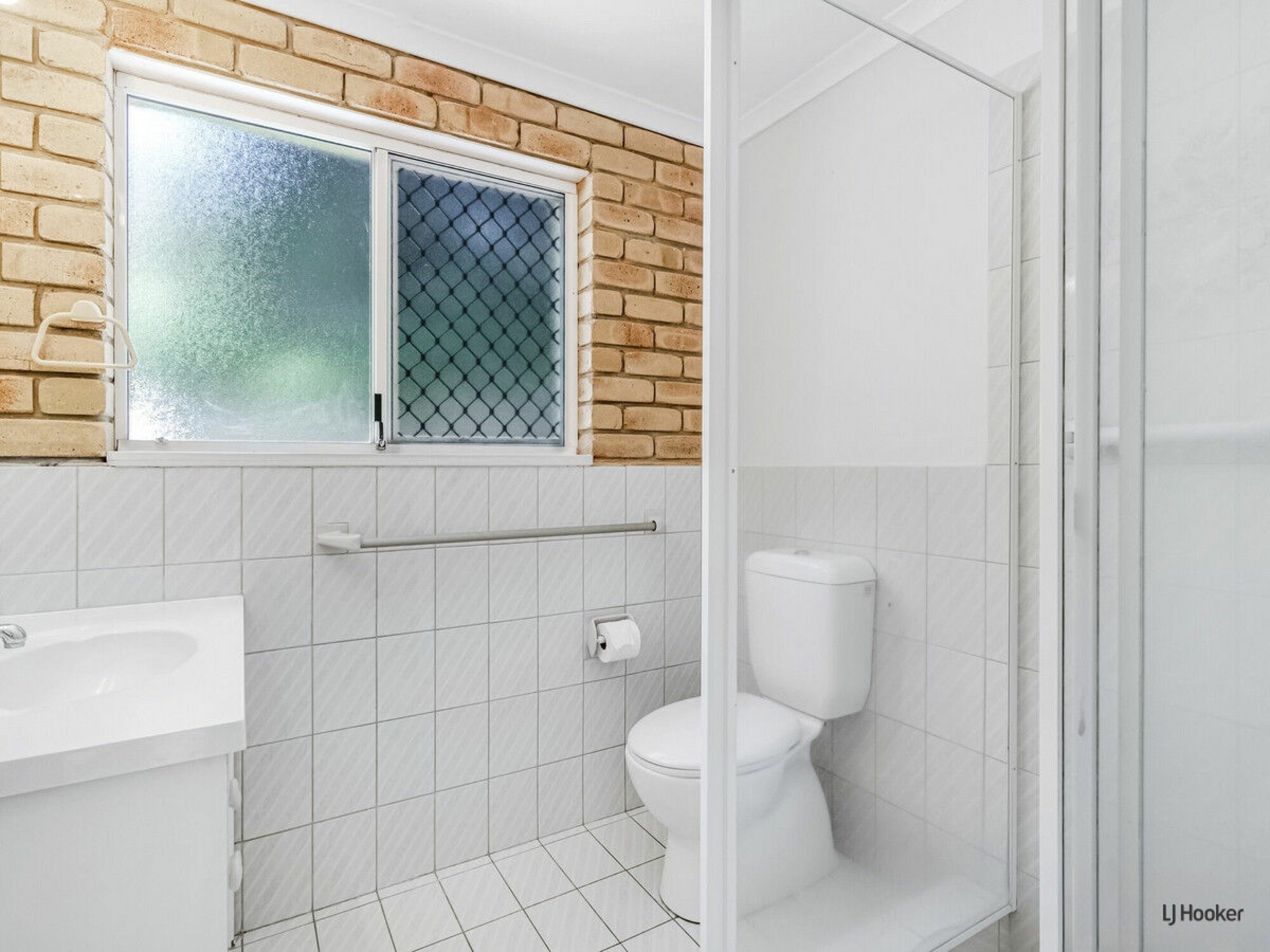 5/4-12 Simpson Drive — photo 14 of 17