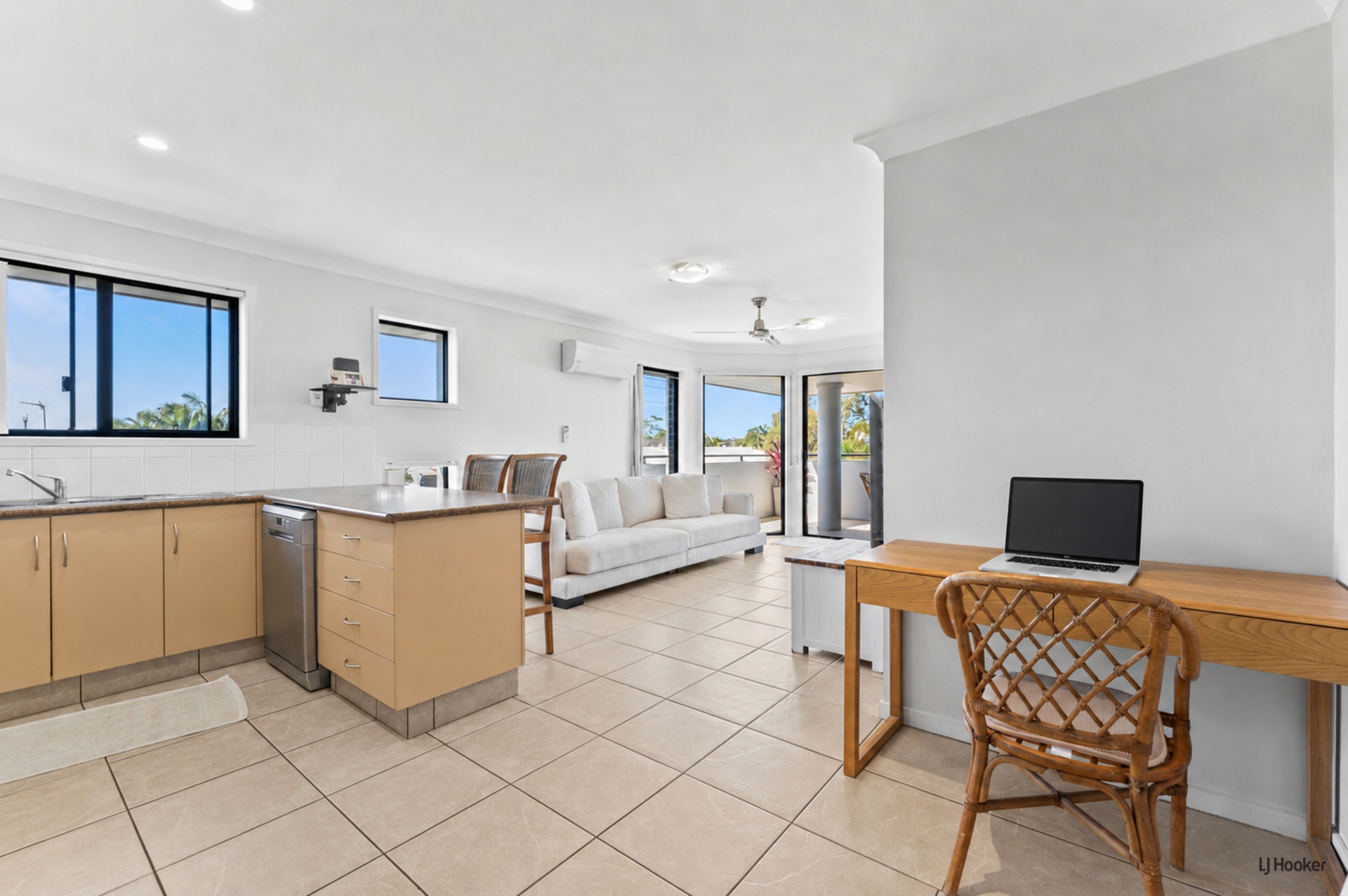 6/11 William Street — photo 3 of 20