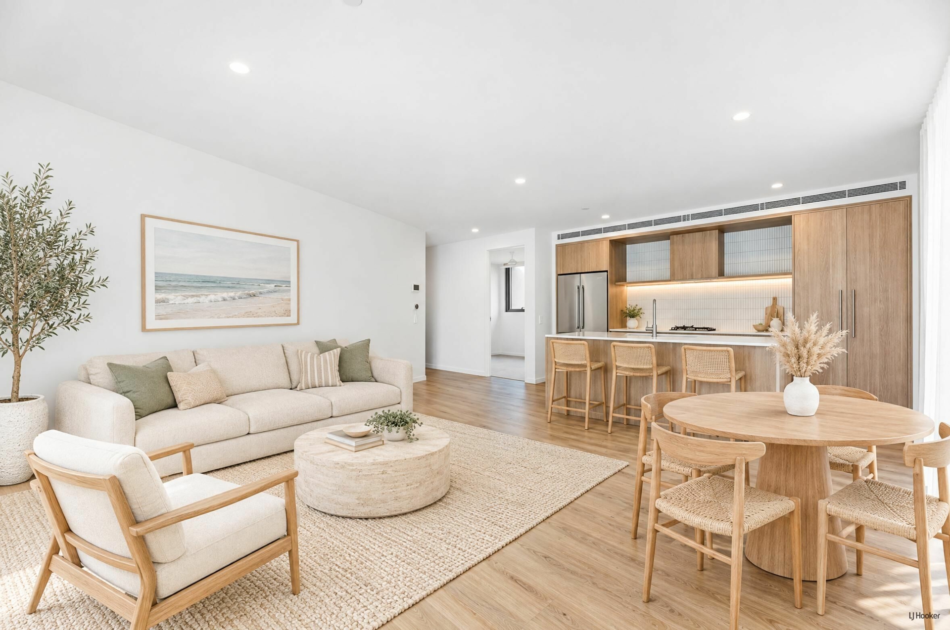 204/7 Douglas Street — photo 4 of 17