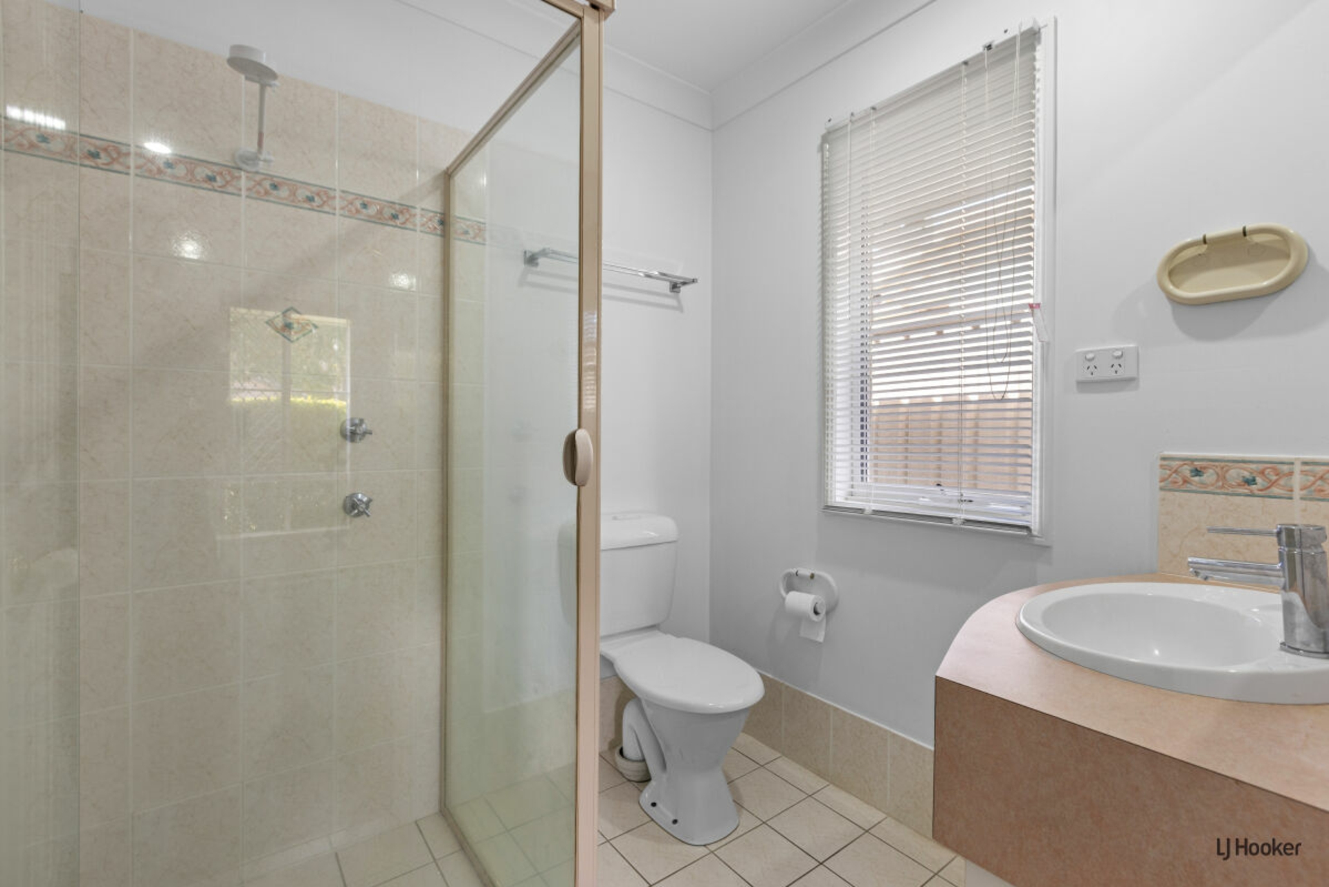 18 Foxhill Place — photo 6 of 11