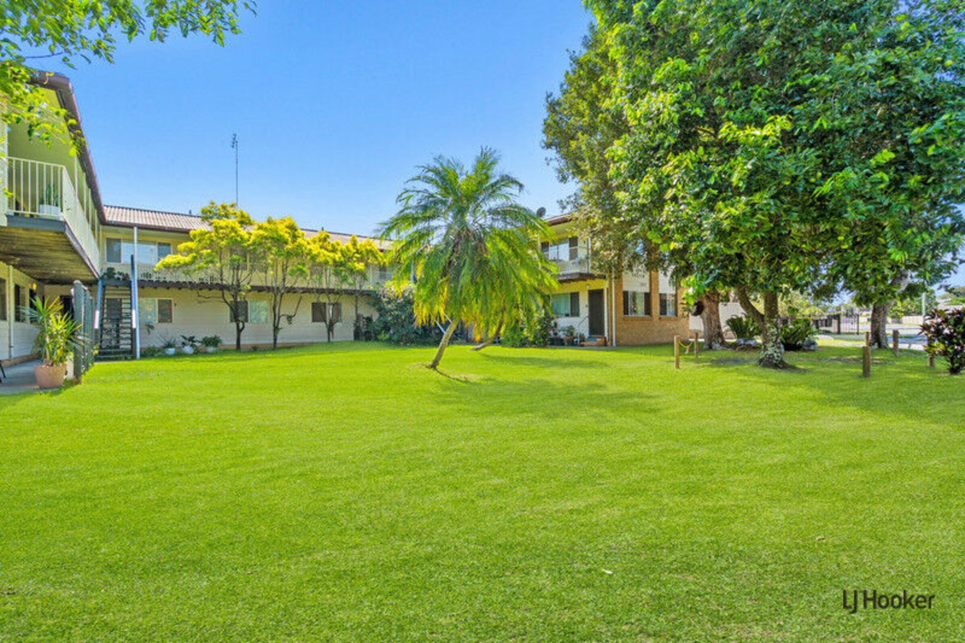 1/193 Kennedy Drive — photo 8 of 11