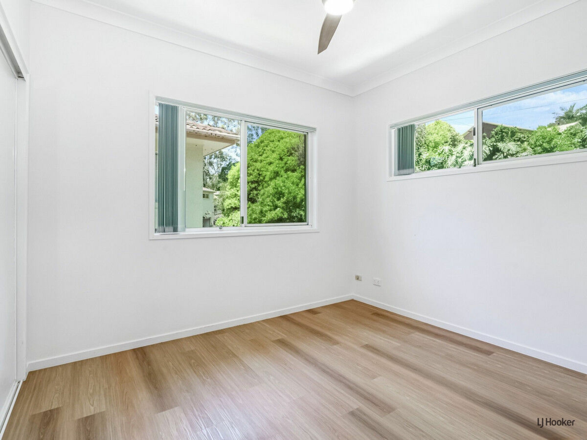 5/4-12 Simpson Drive — photo 8 of 17