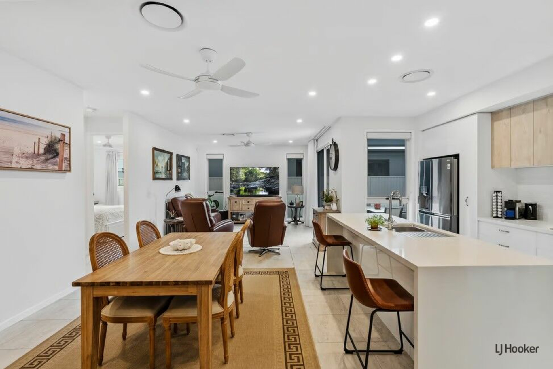 16/32 Fraser Drive — photo 4 of 27